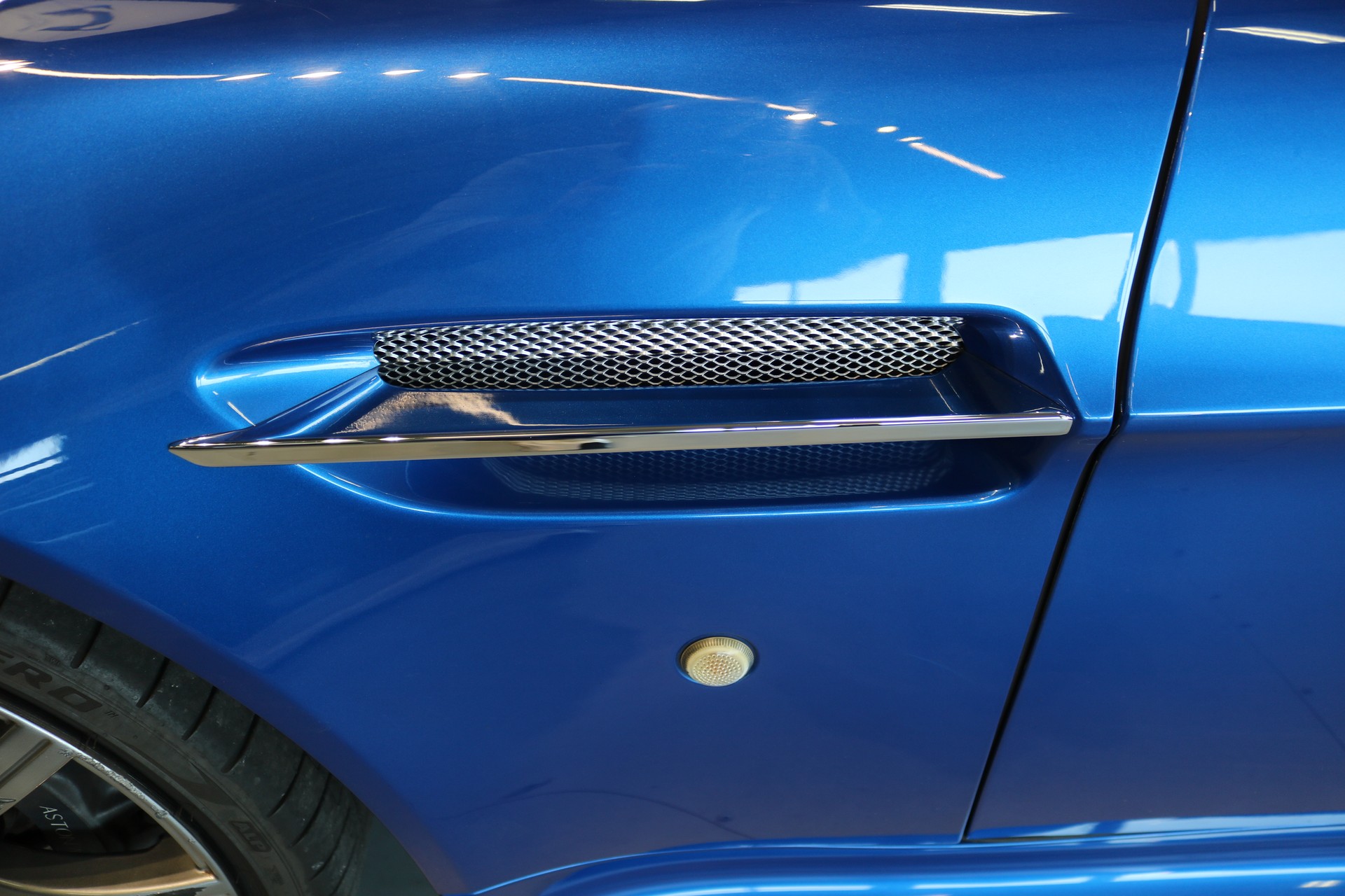 ASTON MARTIN V8 Vantage 4.7 S Sportshift-image-31