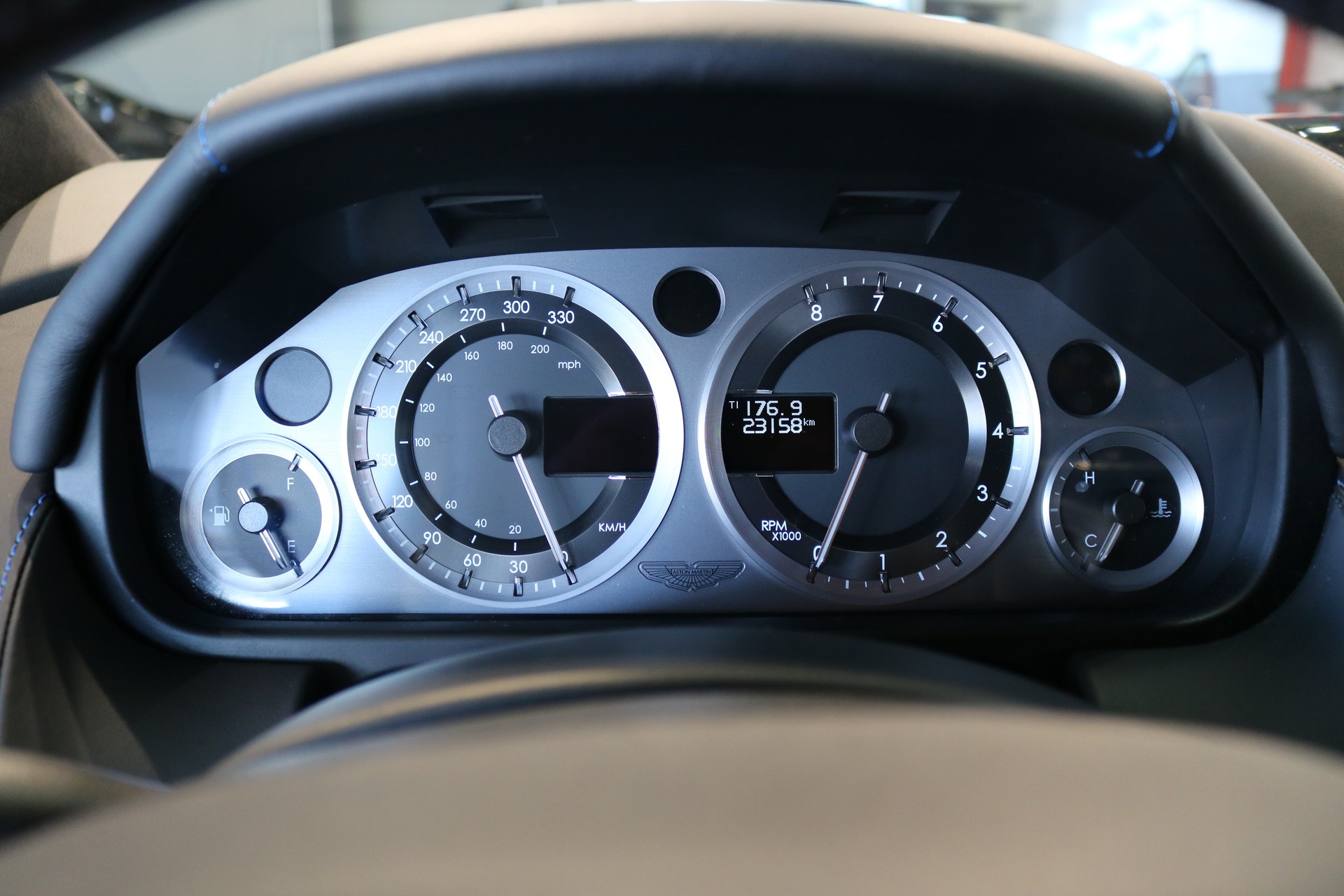 ASTON MARTIN V8 Vantage 4.7 S Sportshift-image-39