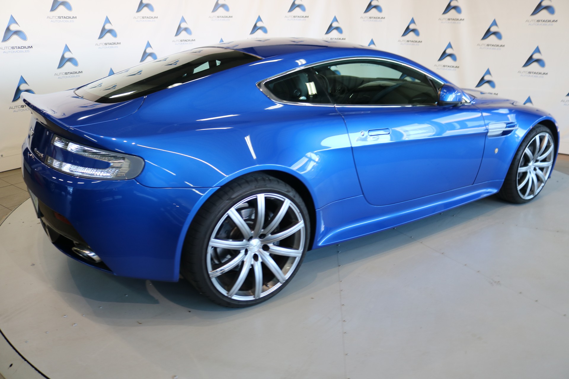 ASTON MARTIN V8 Vantage 4.7 S Sportshift-image-19