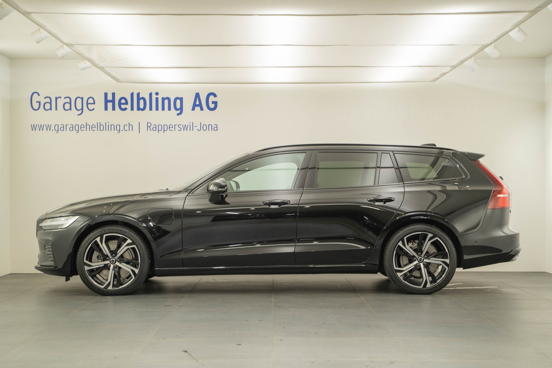 VOLVO V60 2.0 T6 TE Ultra Dark eAWD-image-2