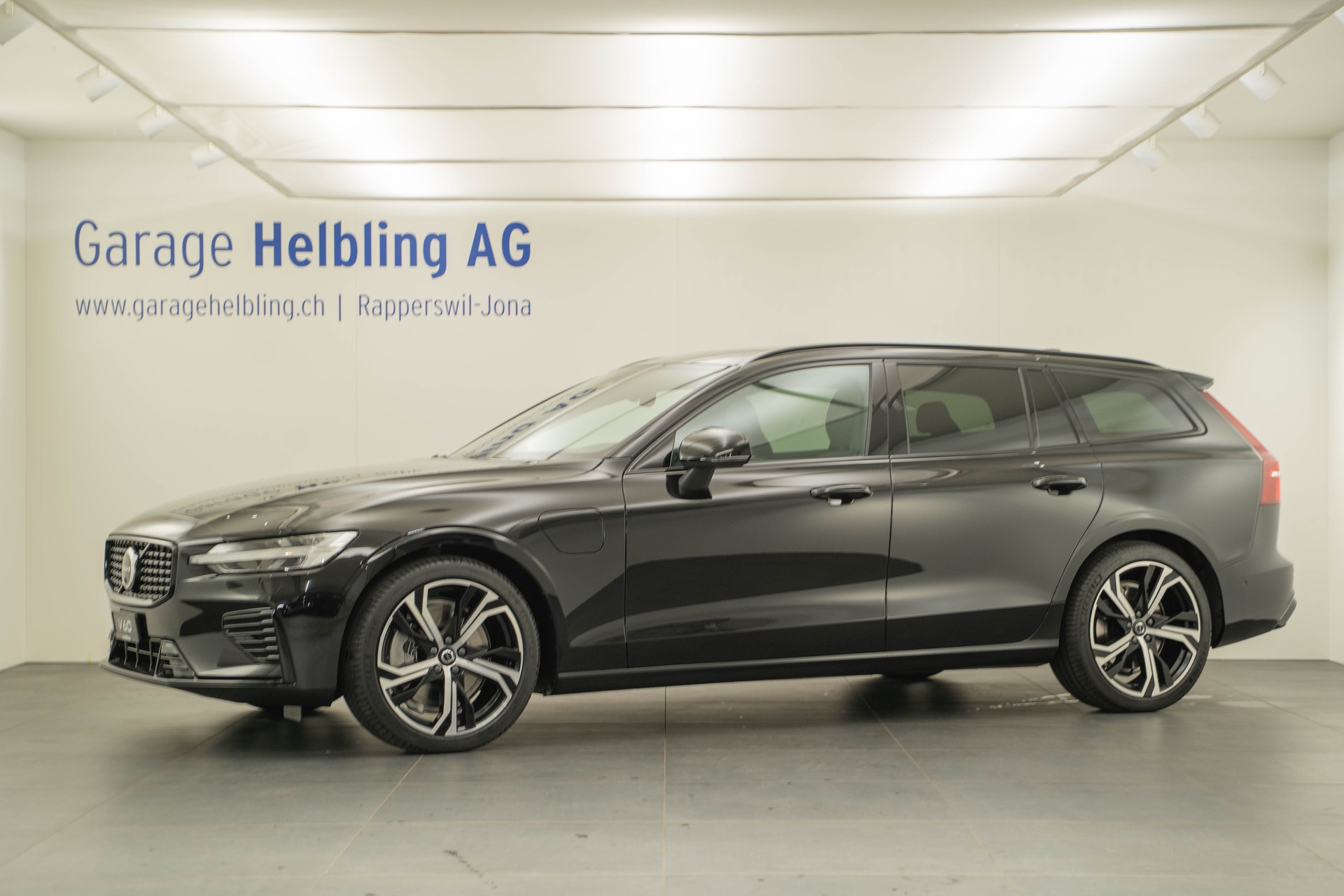 VOLVO V60 2.0 T6 TE Ultra Dark eAWD-image-0