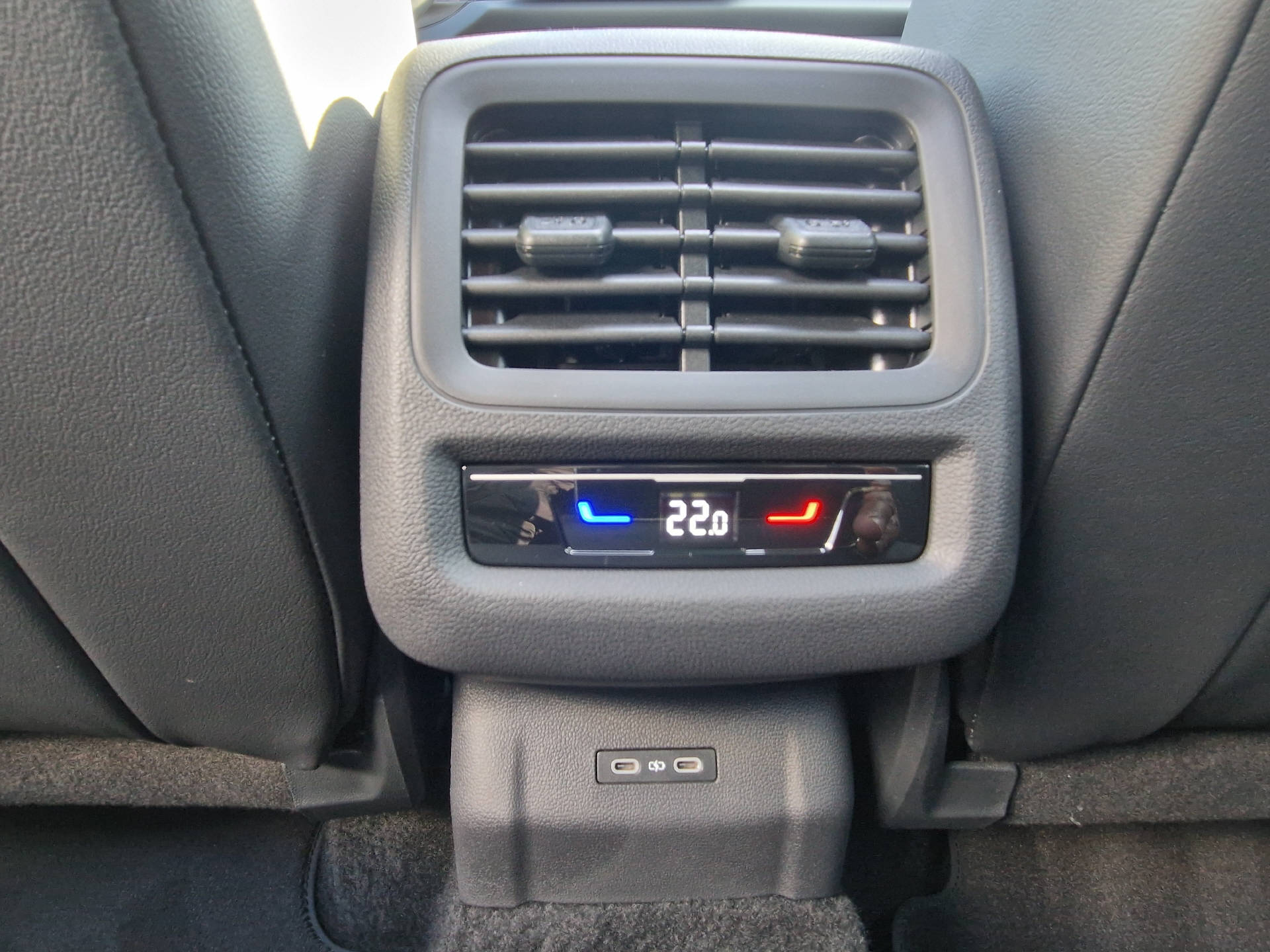 VW T-Roc 1.5 eTSI R-Line DSG-image-19