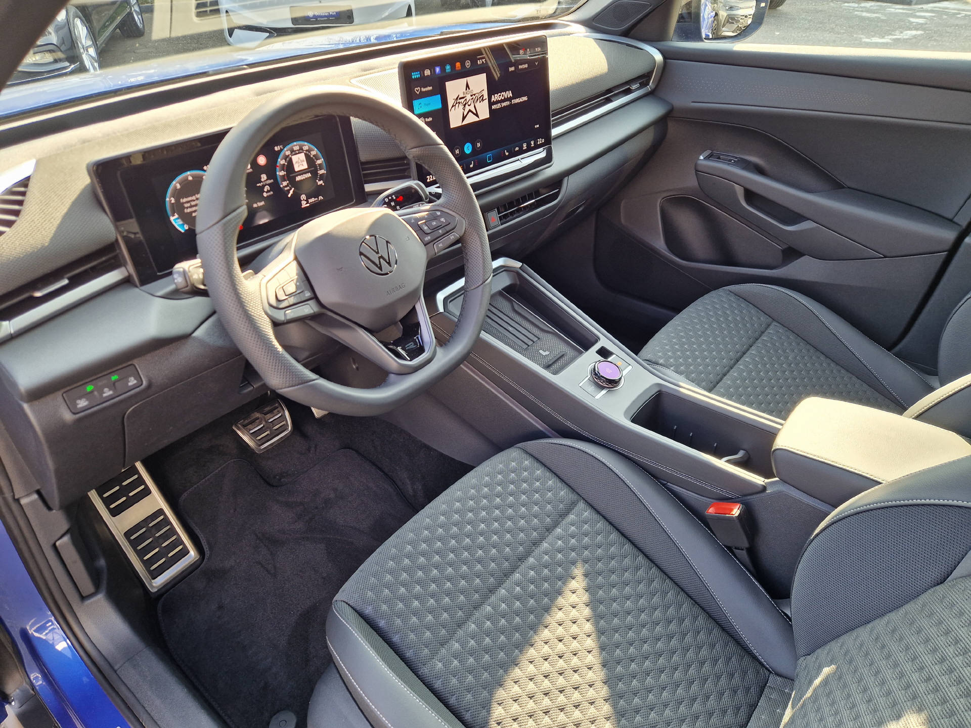 VW T-Roc 1.5 eTSI R-Line DSG-image-6