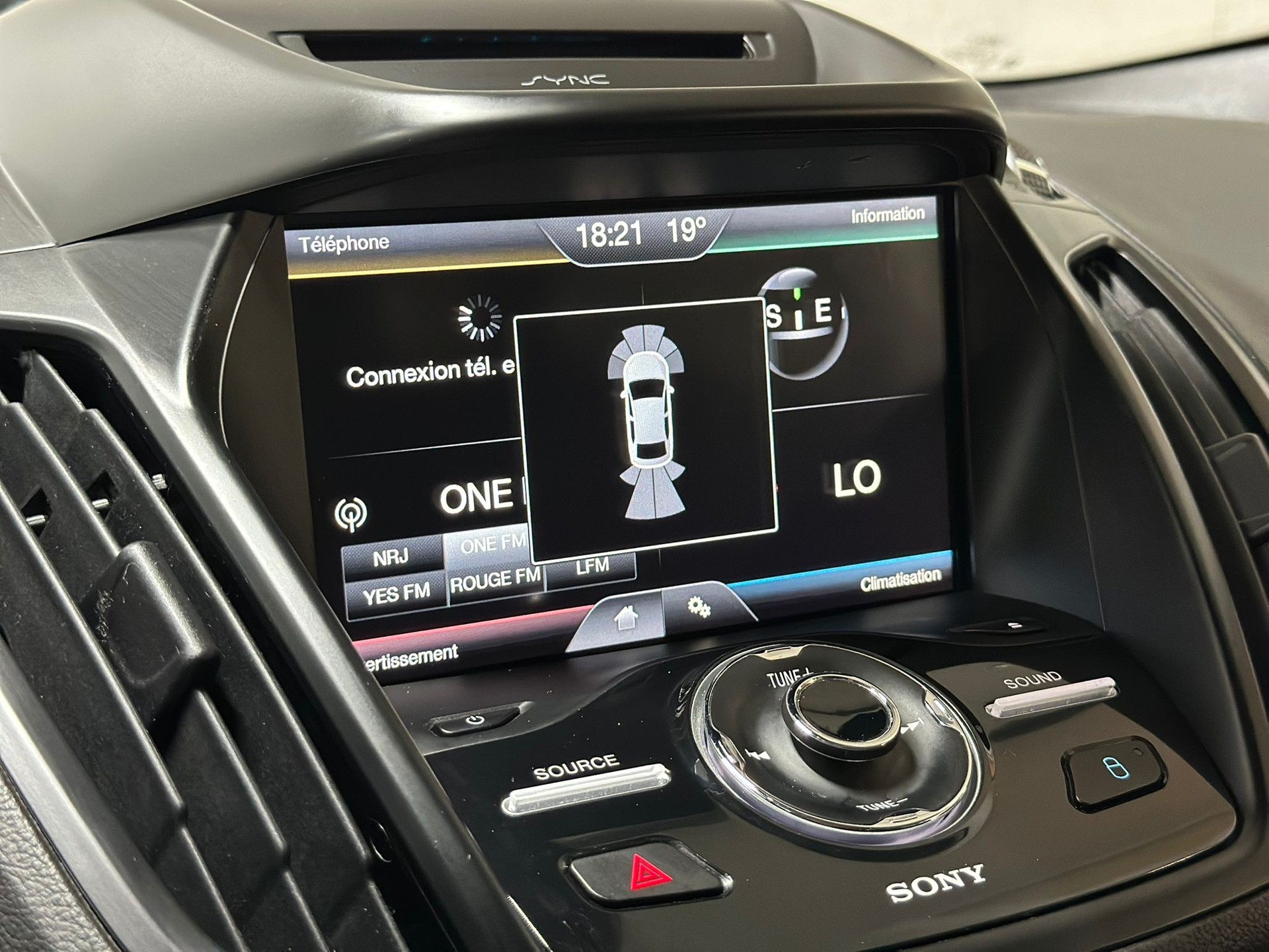 FORD Kuga 1.5 SCTi Carving 2WD-image-12