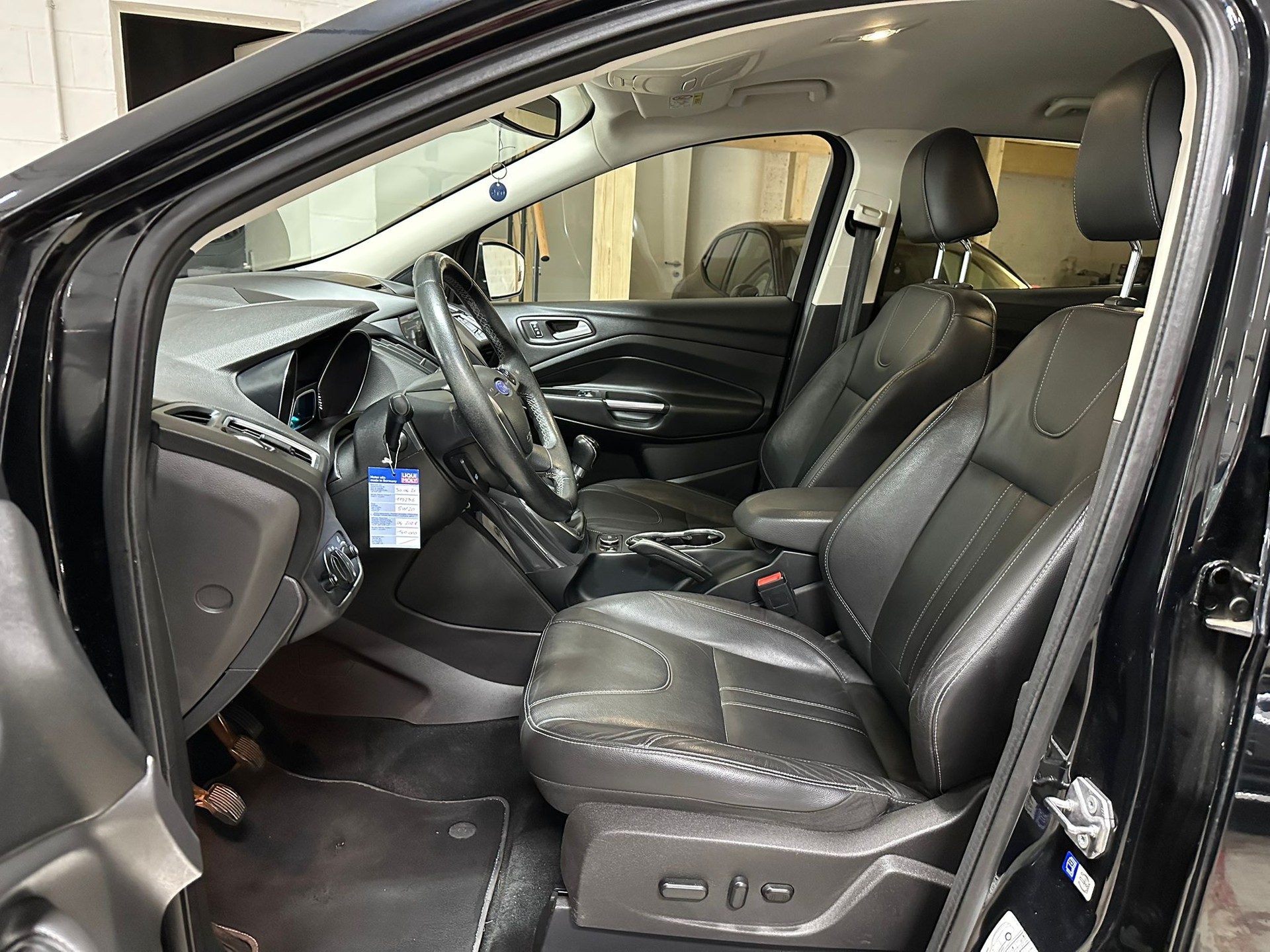 FORD Kuga 1.5 SCTi Carving 2WD-image-8