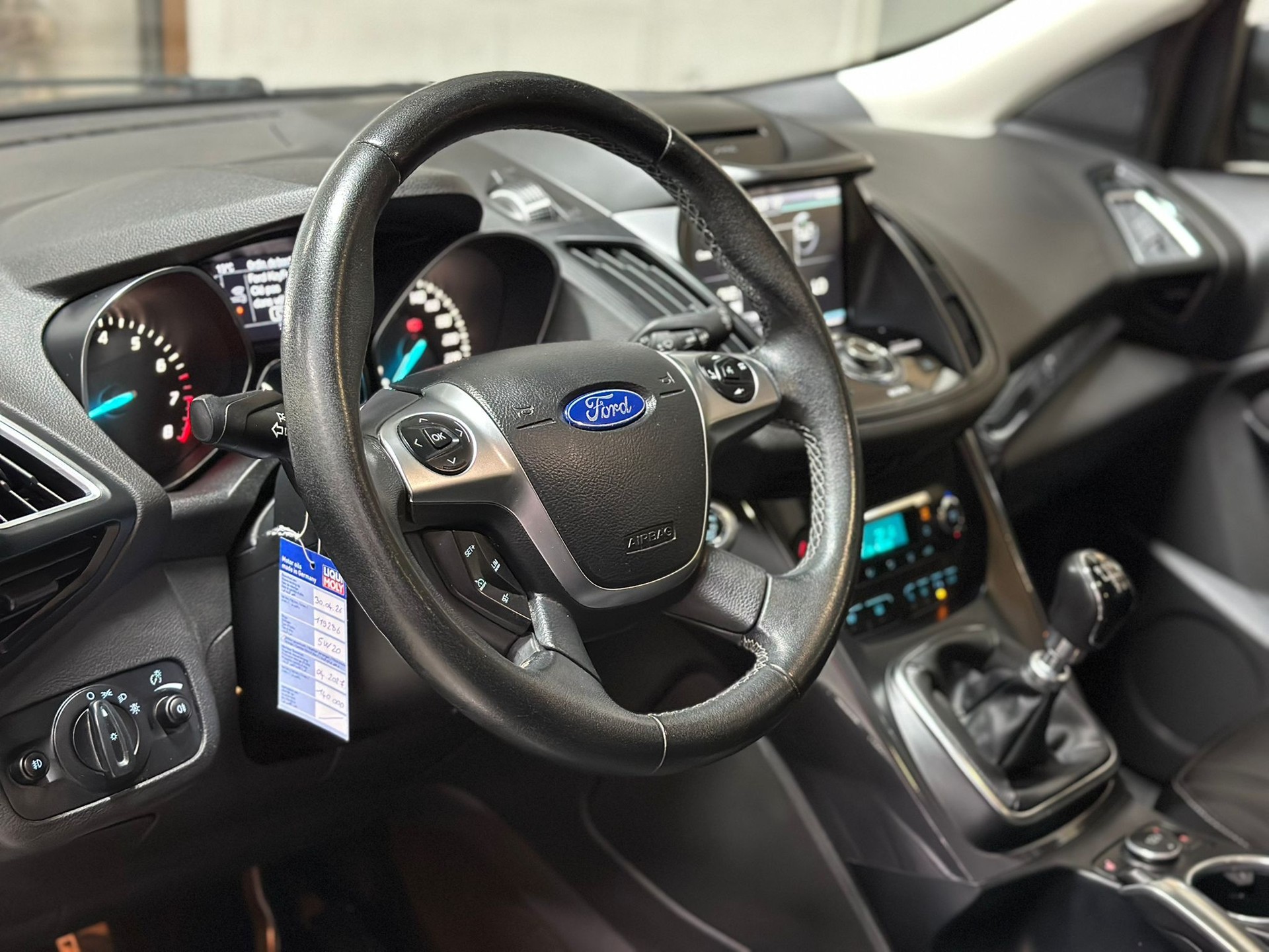 FORD Kuga 1.5 SCTi Carving 2WD-image-11