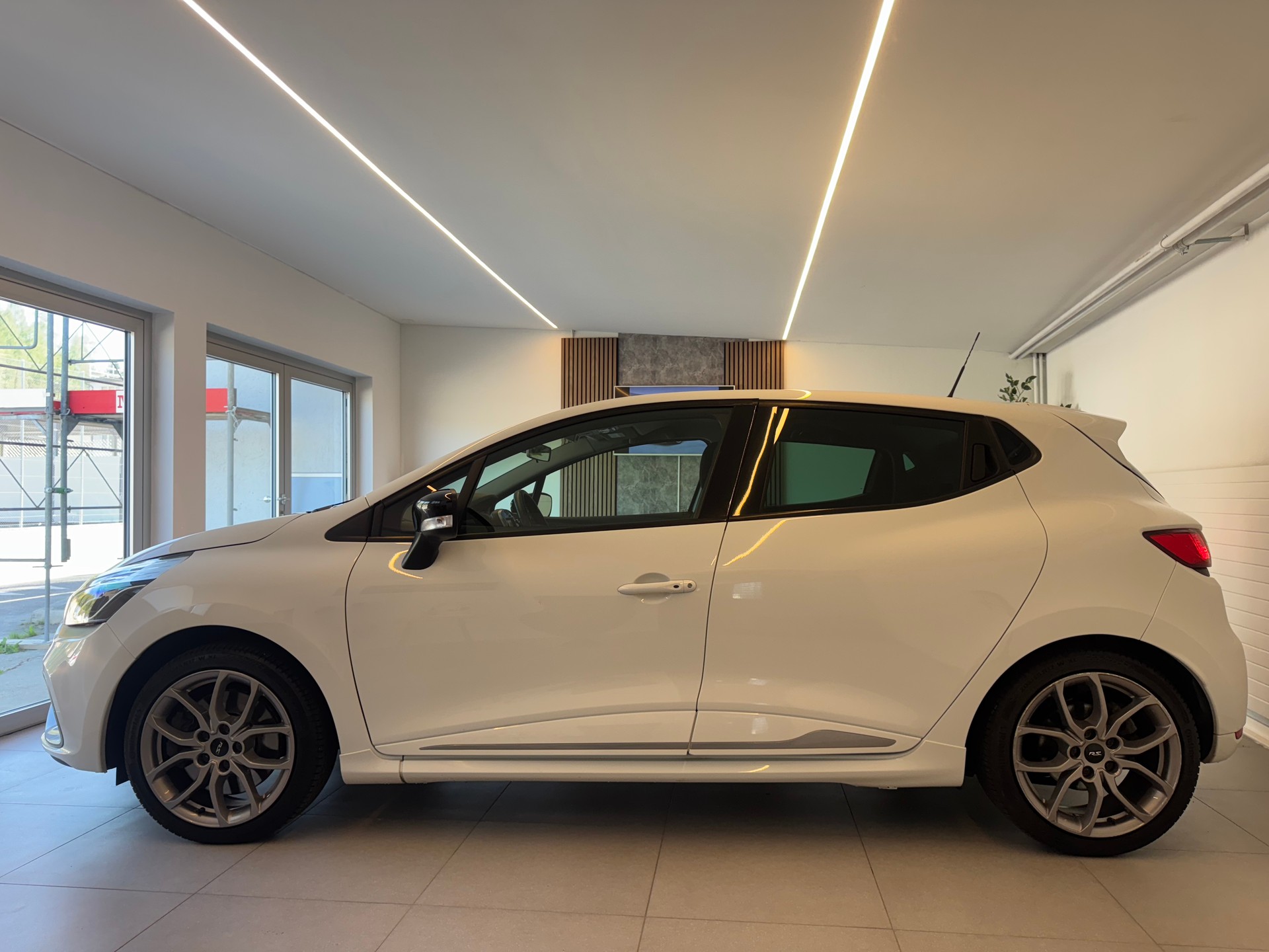 RENAULT Clio 1.6 T RS 200 EDC-image-7