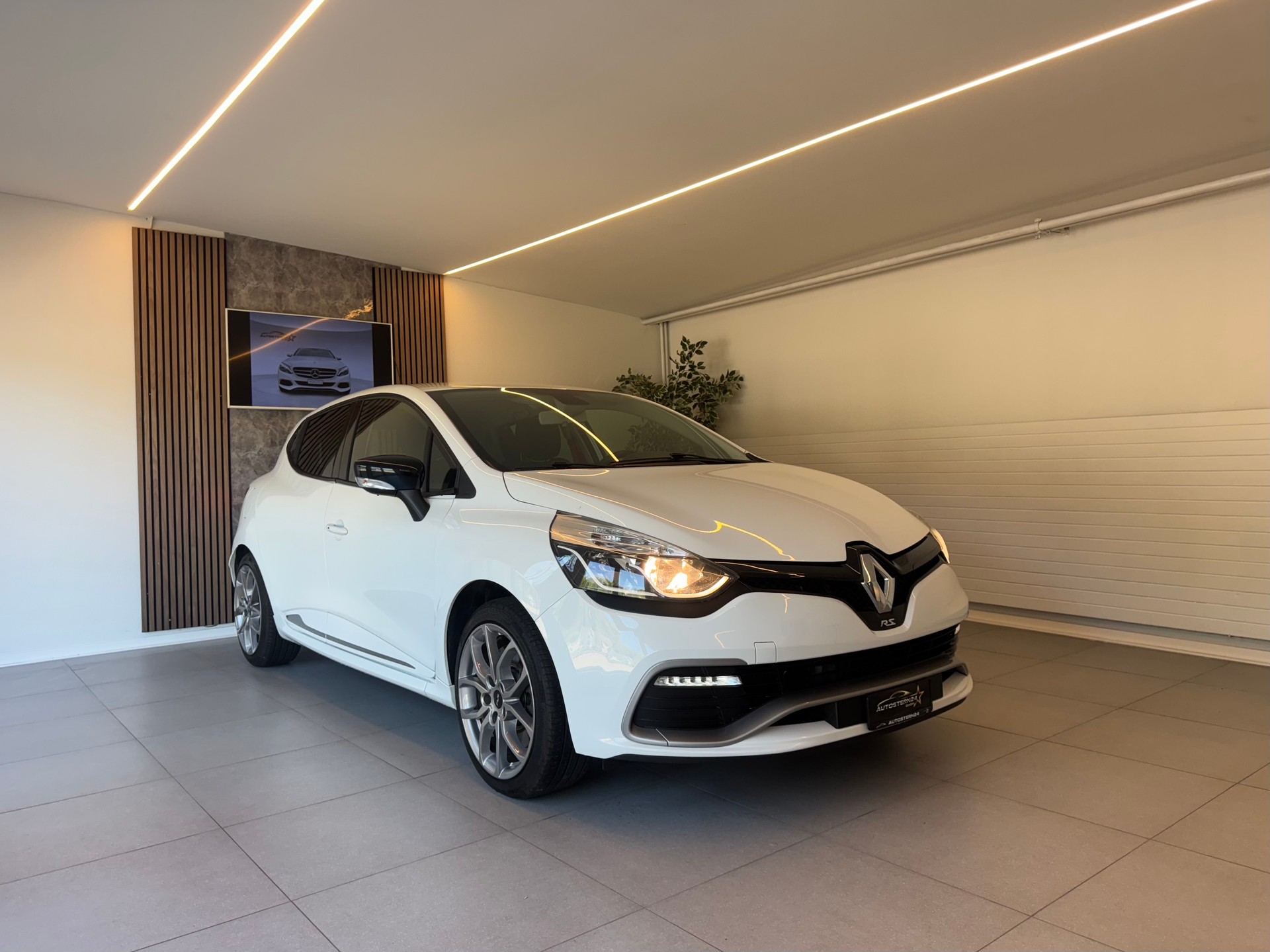 RENAULT Clio 1.6 T RS 200 EDC-image-1