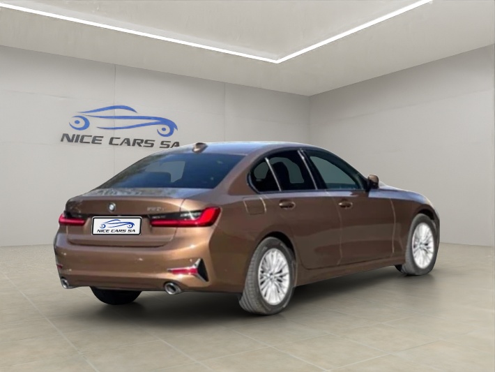 BMW 330d xDrive Steptronic Luxury Line-image-5