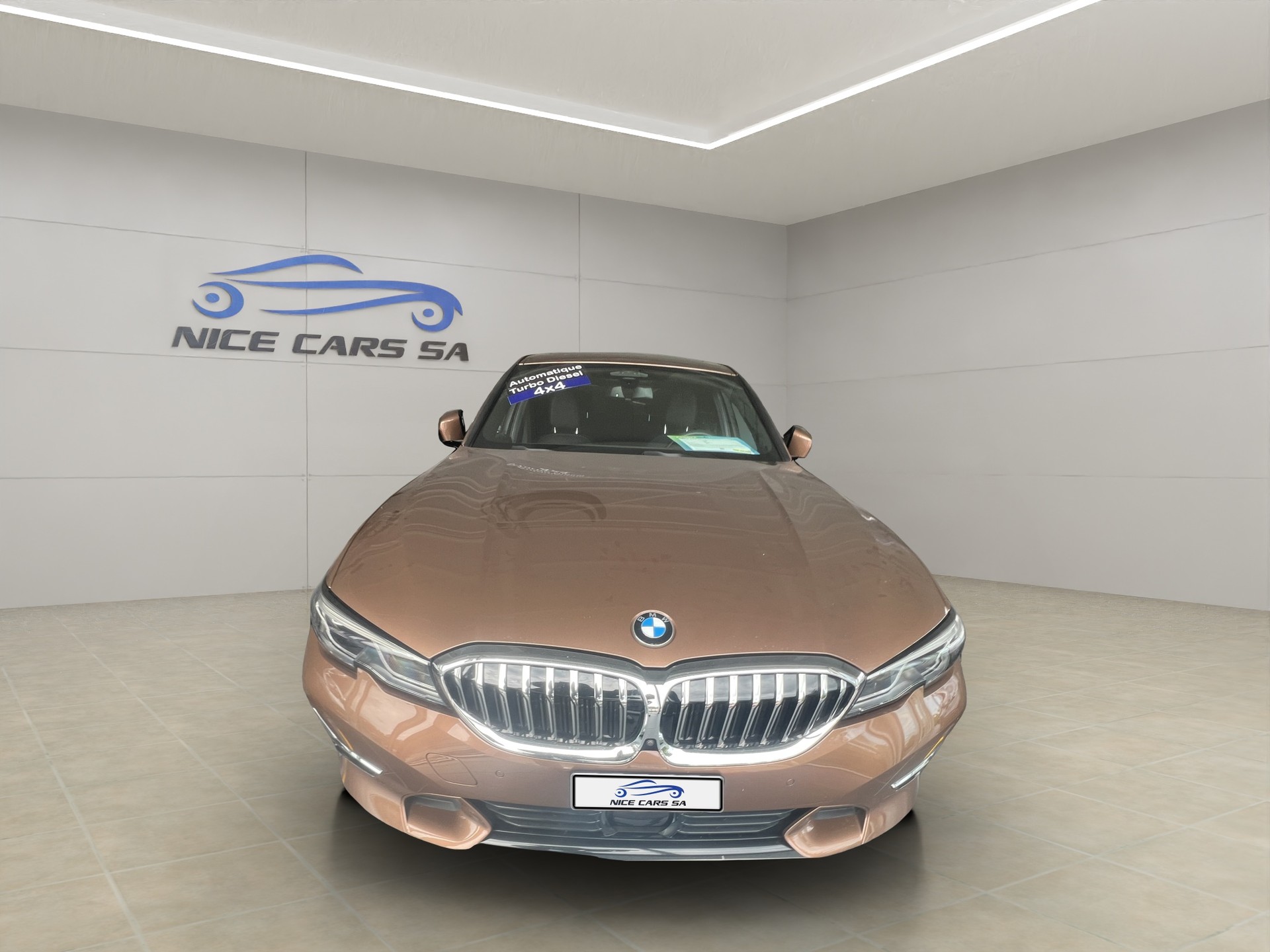 BMW 330d xDrive Steptronic Luxury Line-image-2