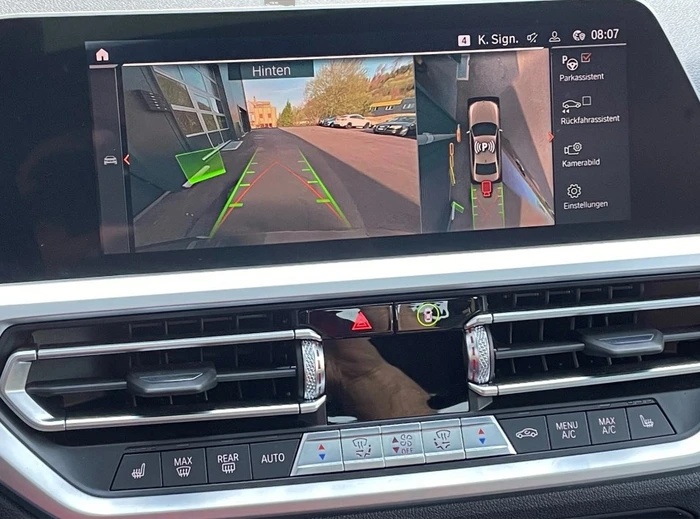 BMW 330d xDrive Steptronic Luxury Line-image-9