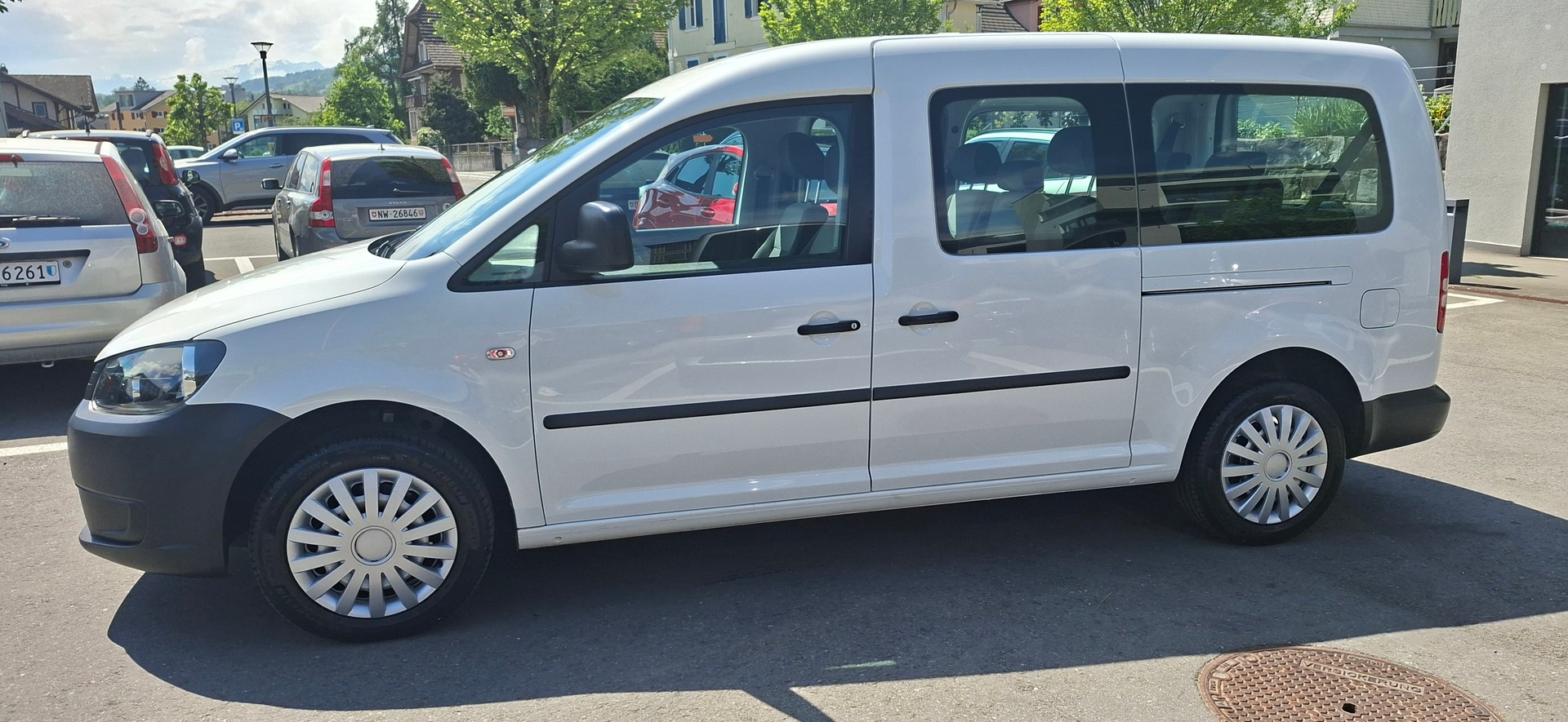 VW Caddy Maxi 2.0 TDI DSG-image-2