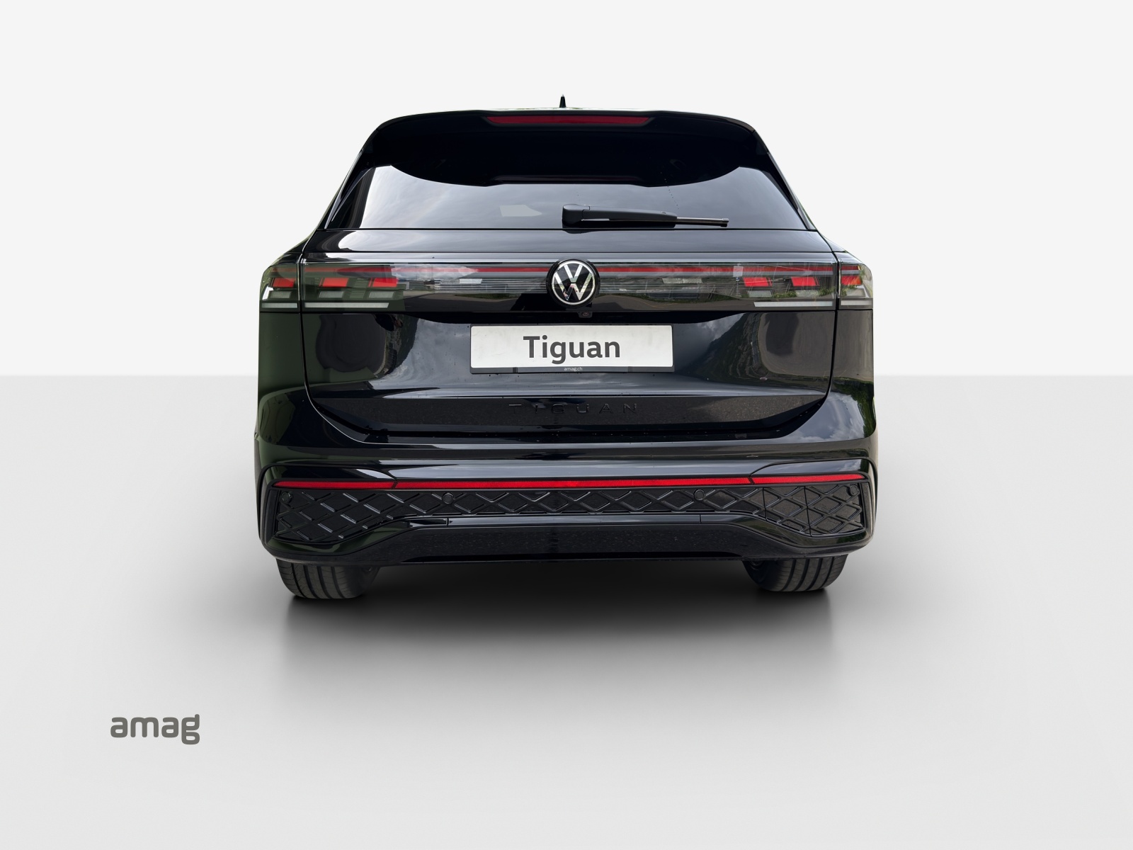 VW Tiguan 2.0 TSI DSG R-Line 4Motion-image-3