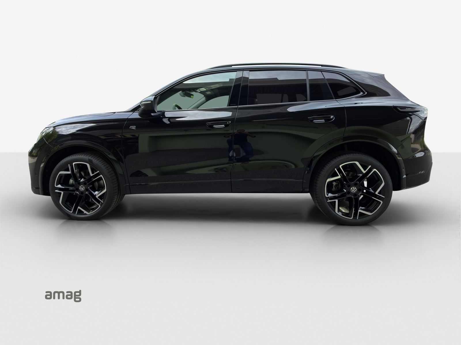 VW Tiguan 2.0 TSI DSG R-Line 4Motion-image-1
