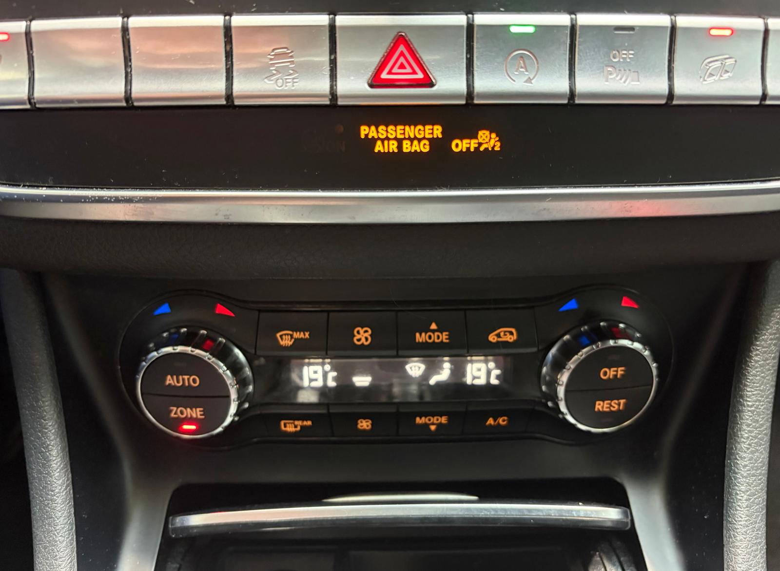 MERCEDES-BENZ CLA 45 AMG 4Matic Speedshift-image-25