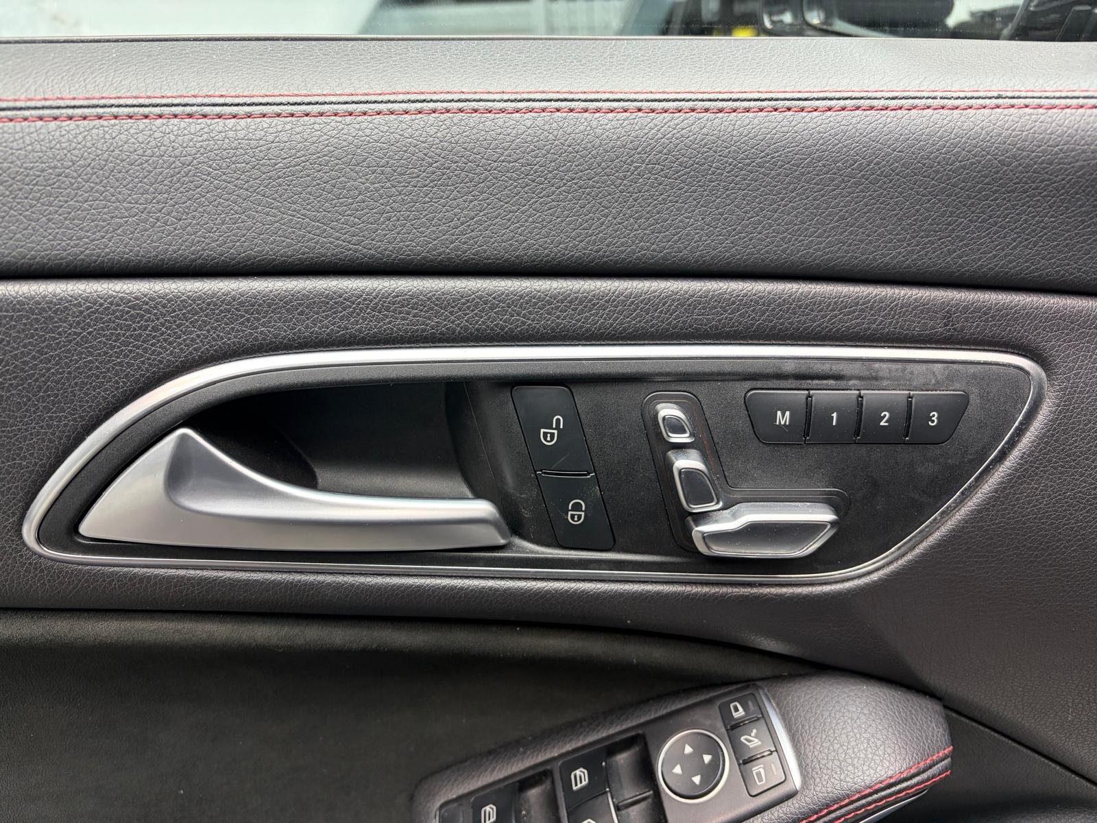 MERCEDES-BENZ CLA 45 AMG 4Matic Speedshift-image-12