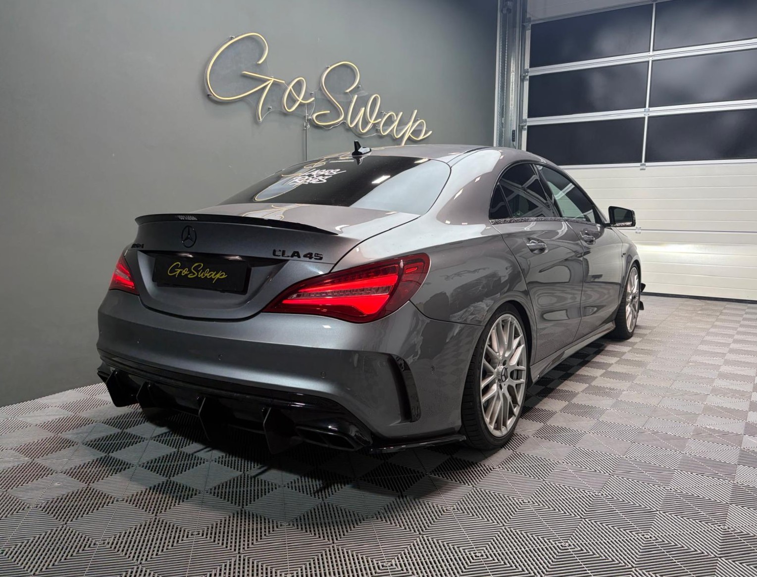 MERCEDES-BENZ CLA 45 AMG 4Matic Speedshift-image-4
