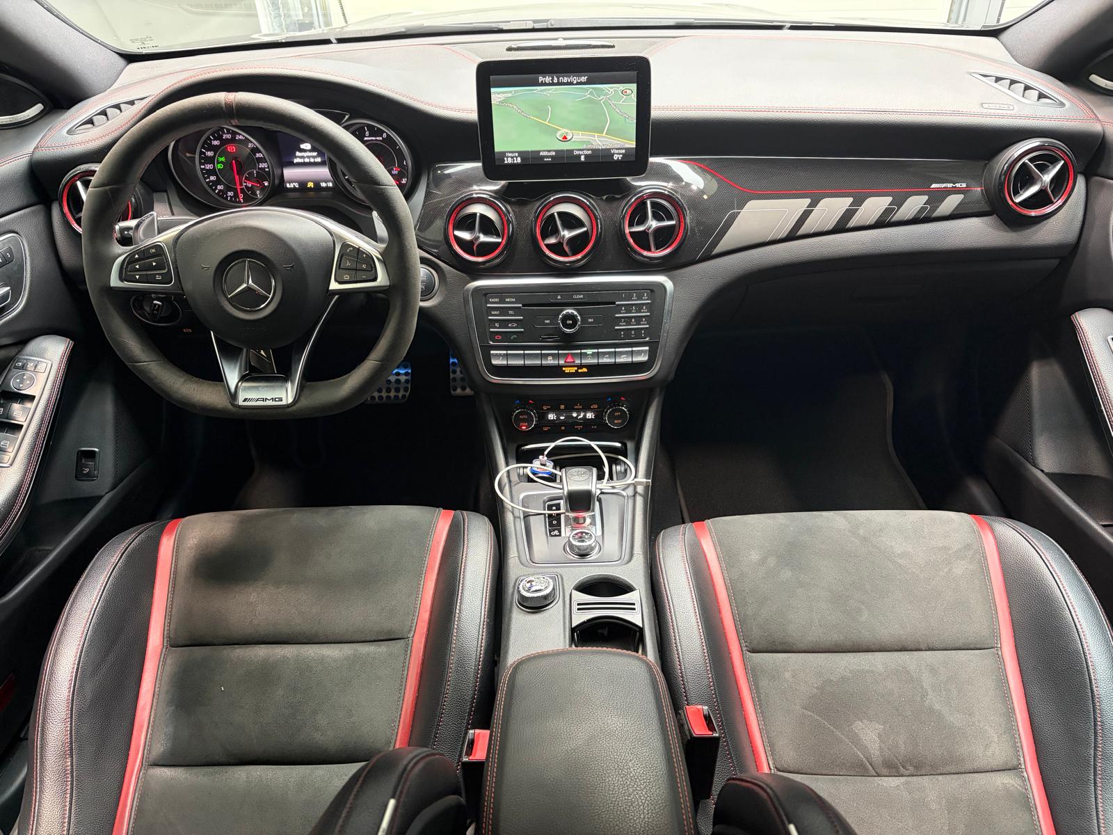 MERCEDES-BENZ CLA 45 AMG 4Matic Speedshift-image-17