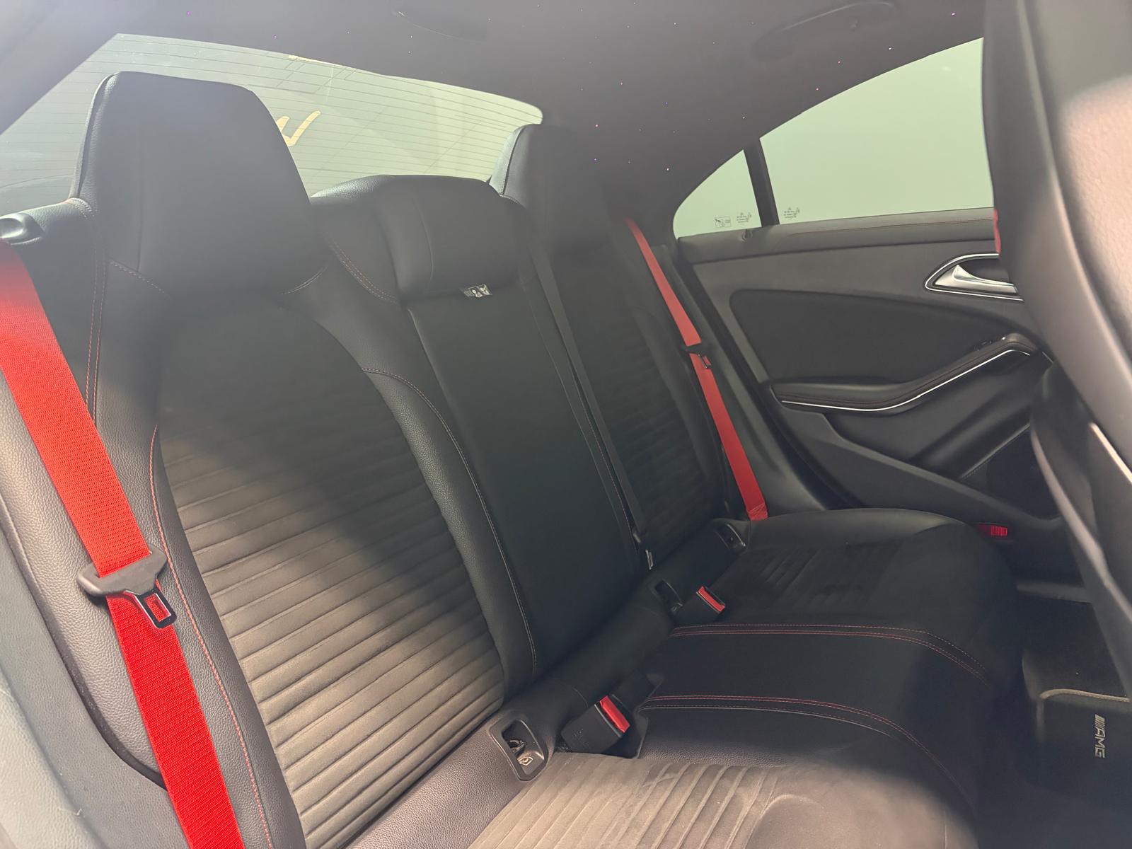 MERCEDES-BENZ CLA 45 AMG 4Matic Speedshift-image-16