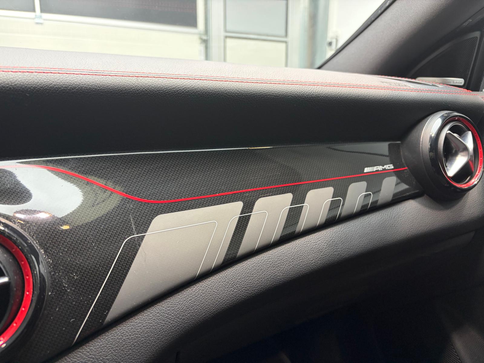 MERCEDES-BENZ CLA 45 AMG 4Matic Speedshift-image-24