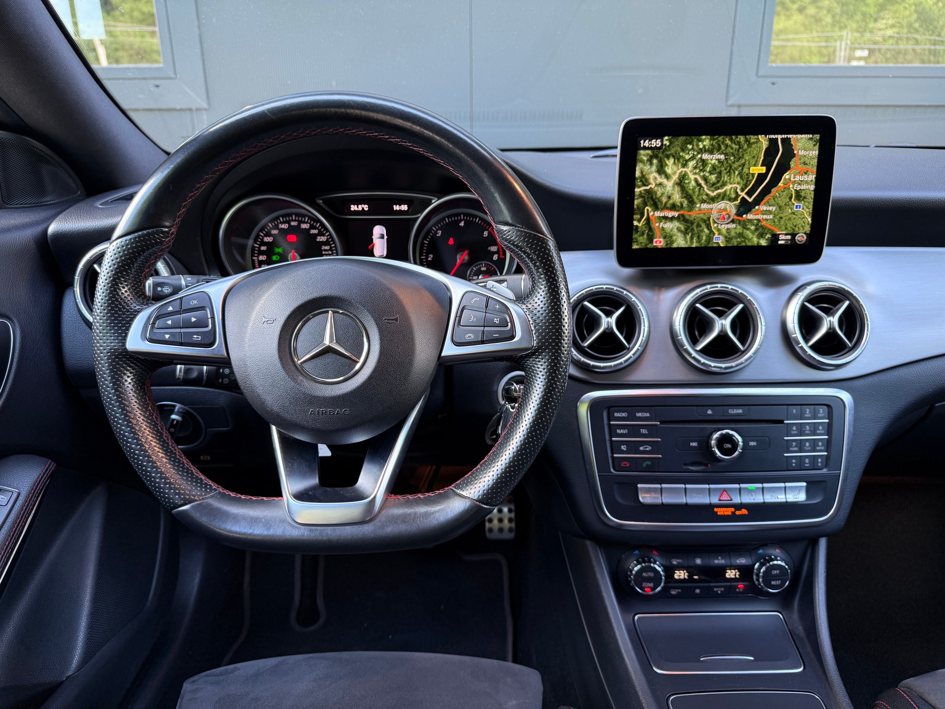 MERCEDES-BENZ CLA 220 d AMG Line 4Matic 7G-DCT-image-11