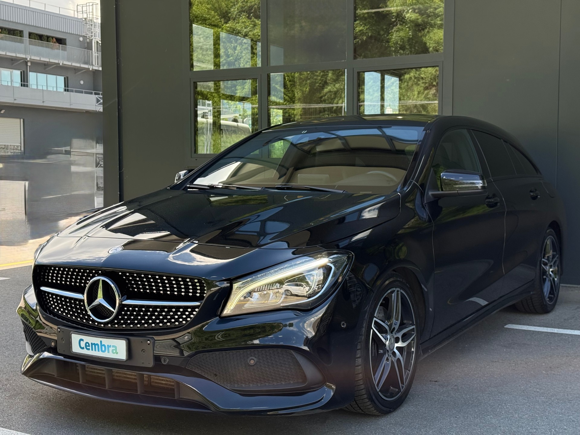 MERCEDES-BENZ CLA 220 d AMG Line 4Matic 7G-DCT-showroom-element-1