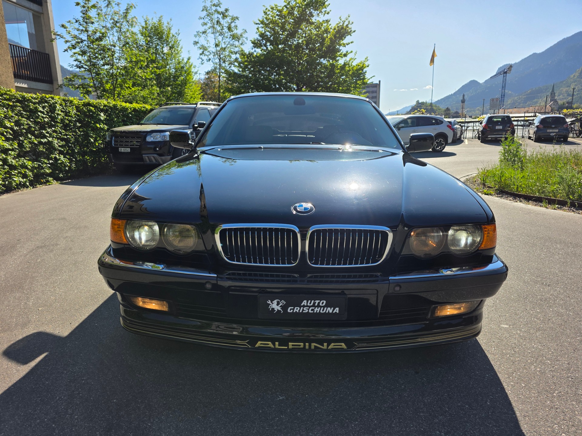BMW 740i-image-7