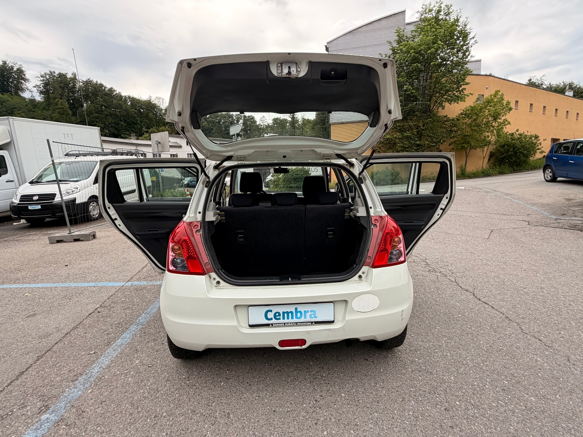 SUZUKI Swift 1.3i 16V GL 4x4-image-17