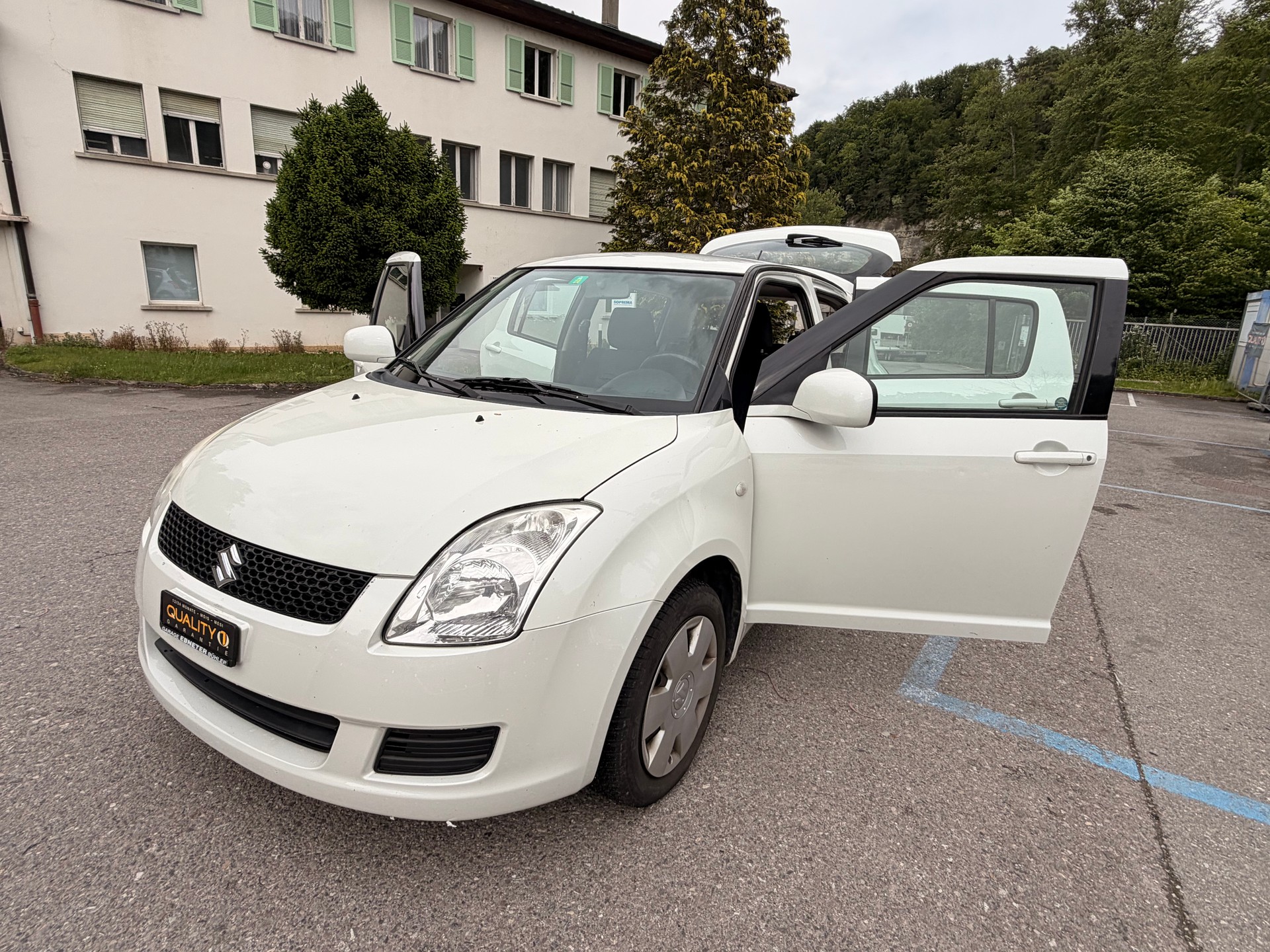 SUZUKI Swift 1.3i 16V GL 4x4-image-14