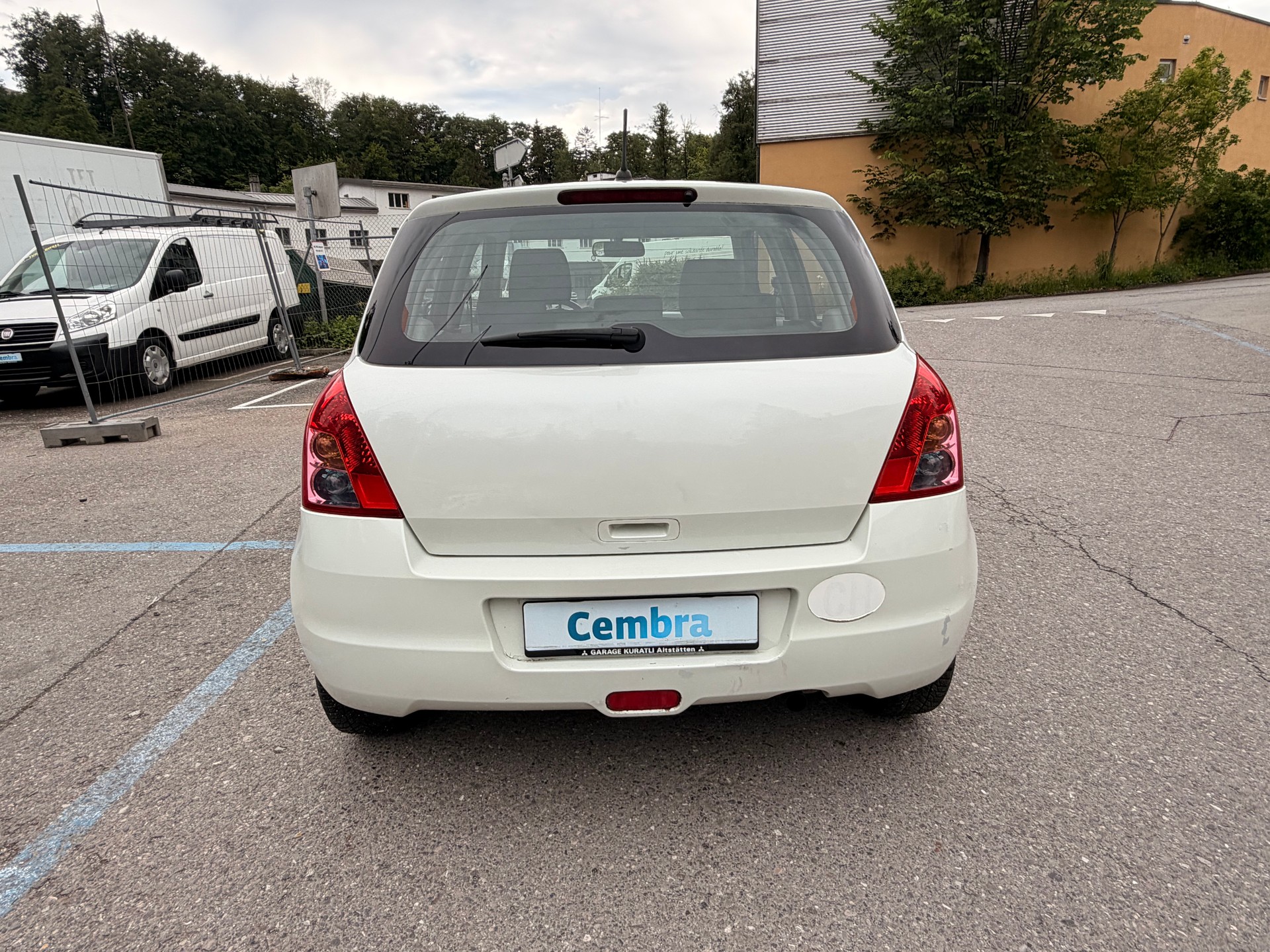 SUZUKI Swift 1.3i 16V GL 4x4-image-4