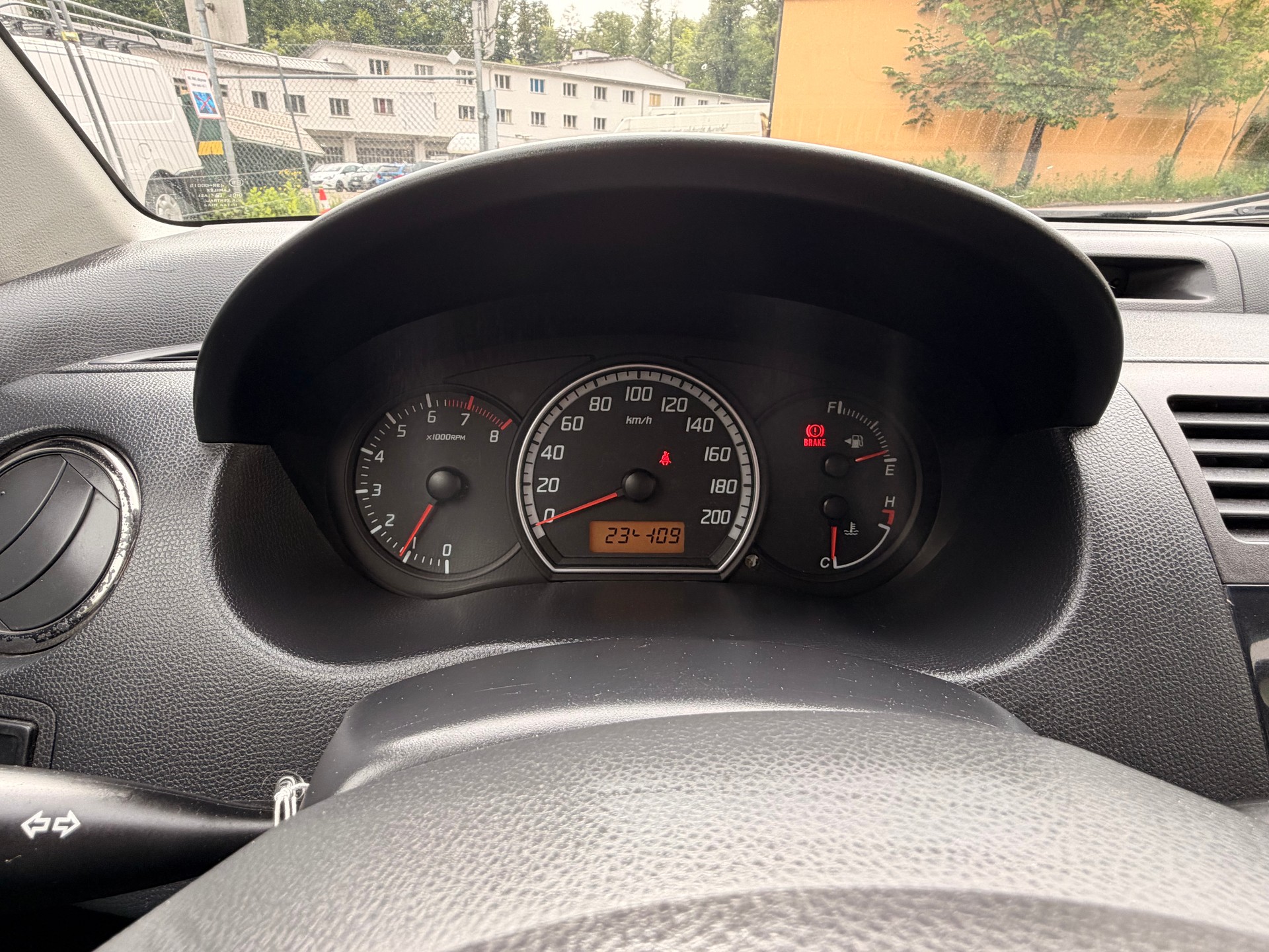 SUZUKI Swift 1.3i 16V GL 4x4-image-26
