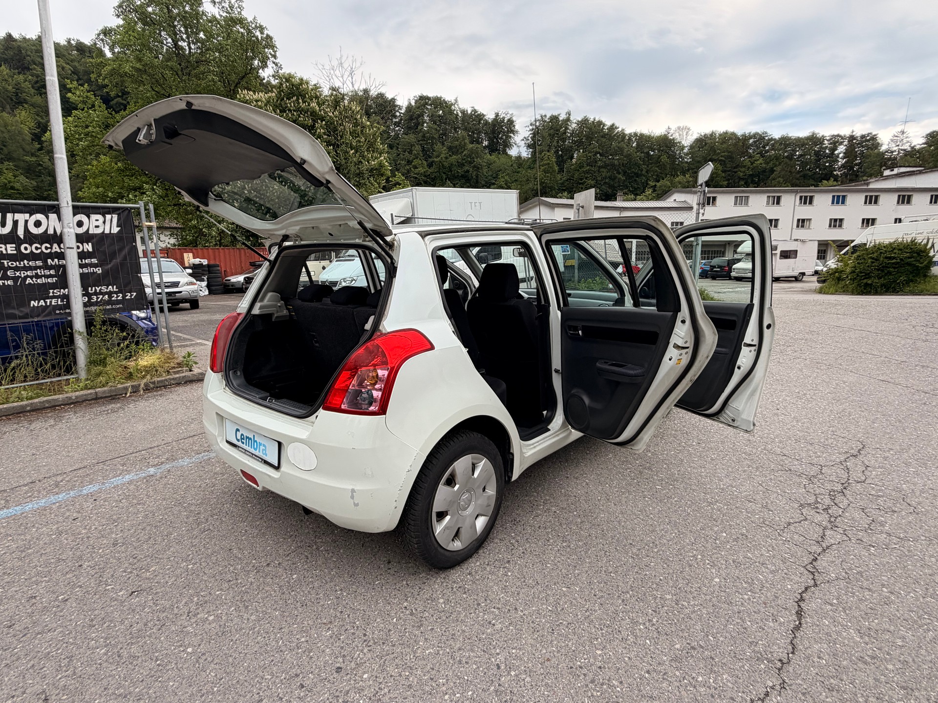 SUZUKI Swift 1.3i 16V GL 4x4-image-18