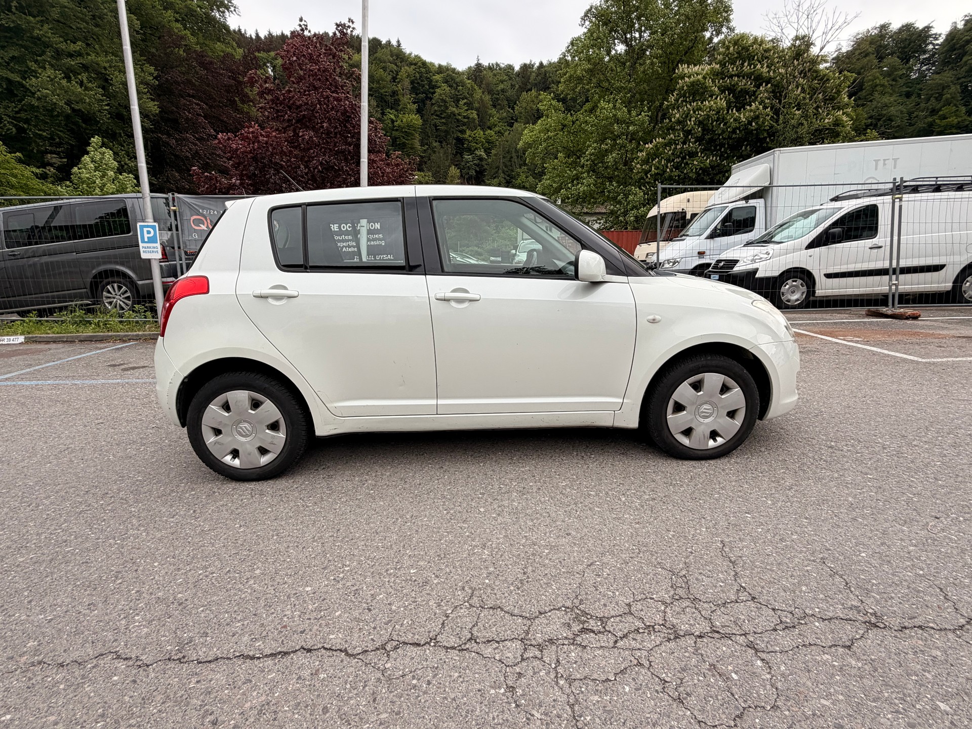 SUZUKI Swift 1.3i 16V GL 4x4-image-6