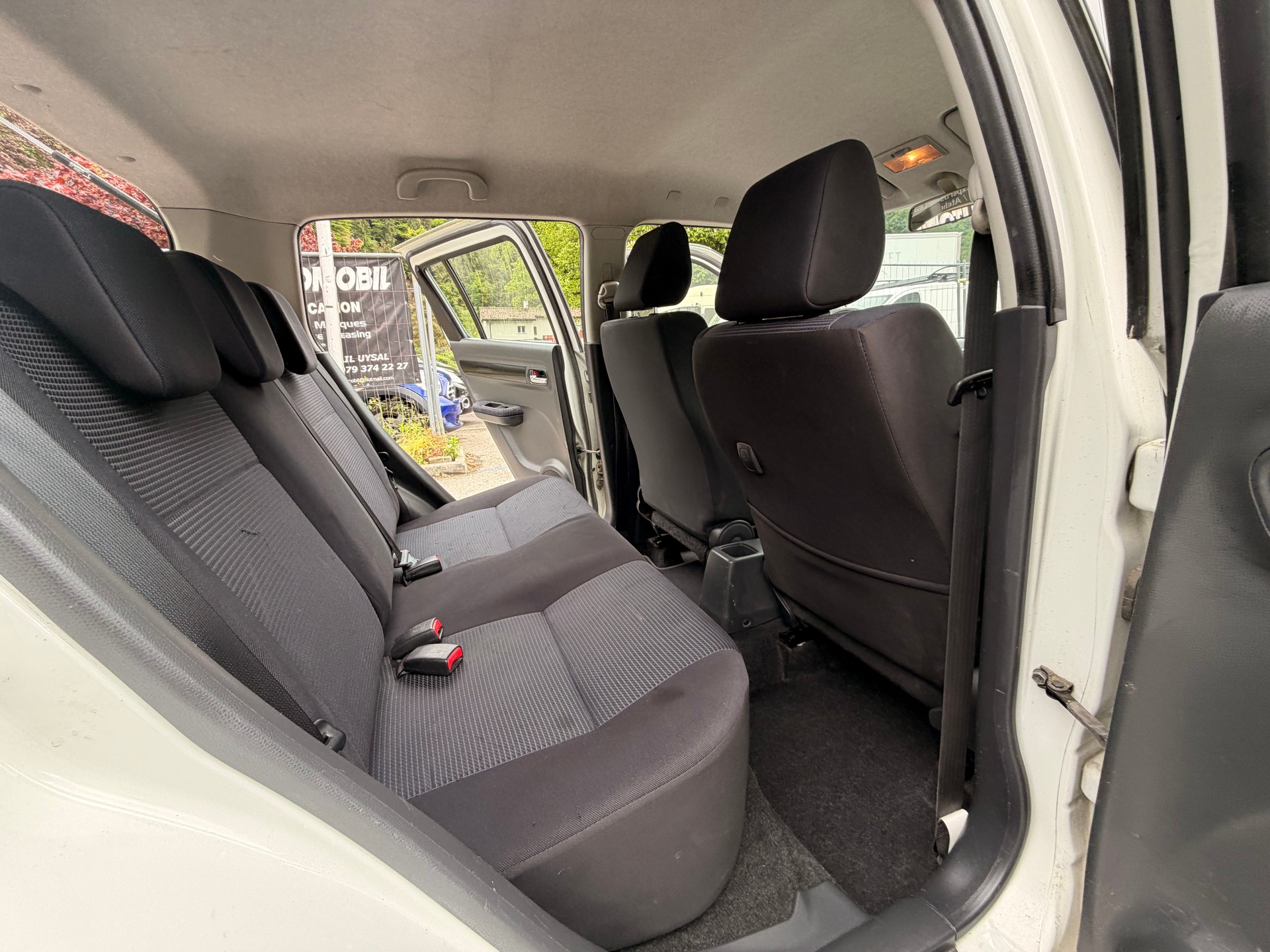 SUZUKI Swift 1.3i 16V GL 4x4-image-11