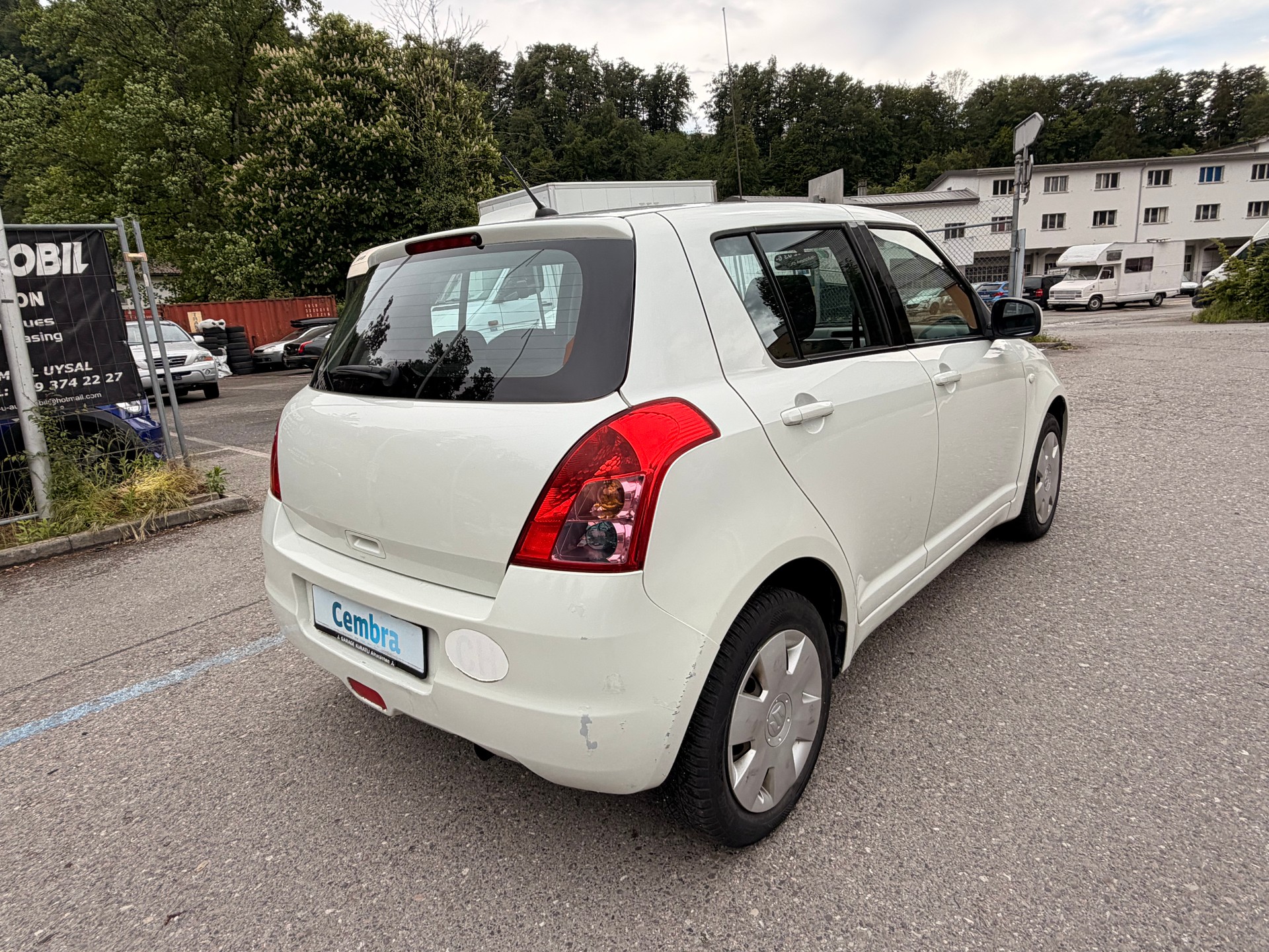 SUZUKI Swift 1.3i 16V GL 4x4-image-5