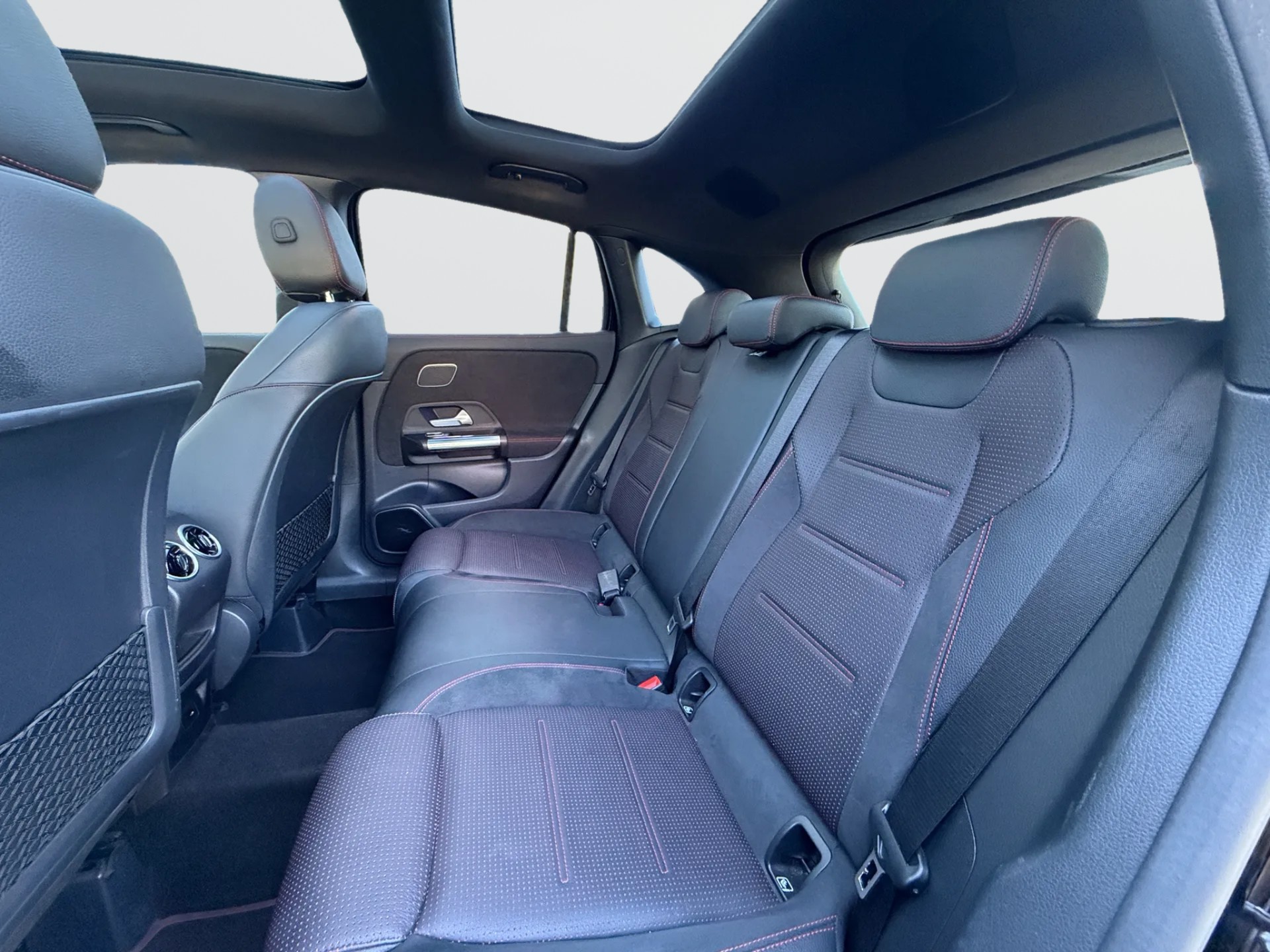 MERCEDES-BENZ GLA 200 Edition 1. 7G-DCT-image-10