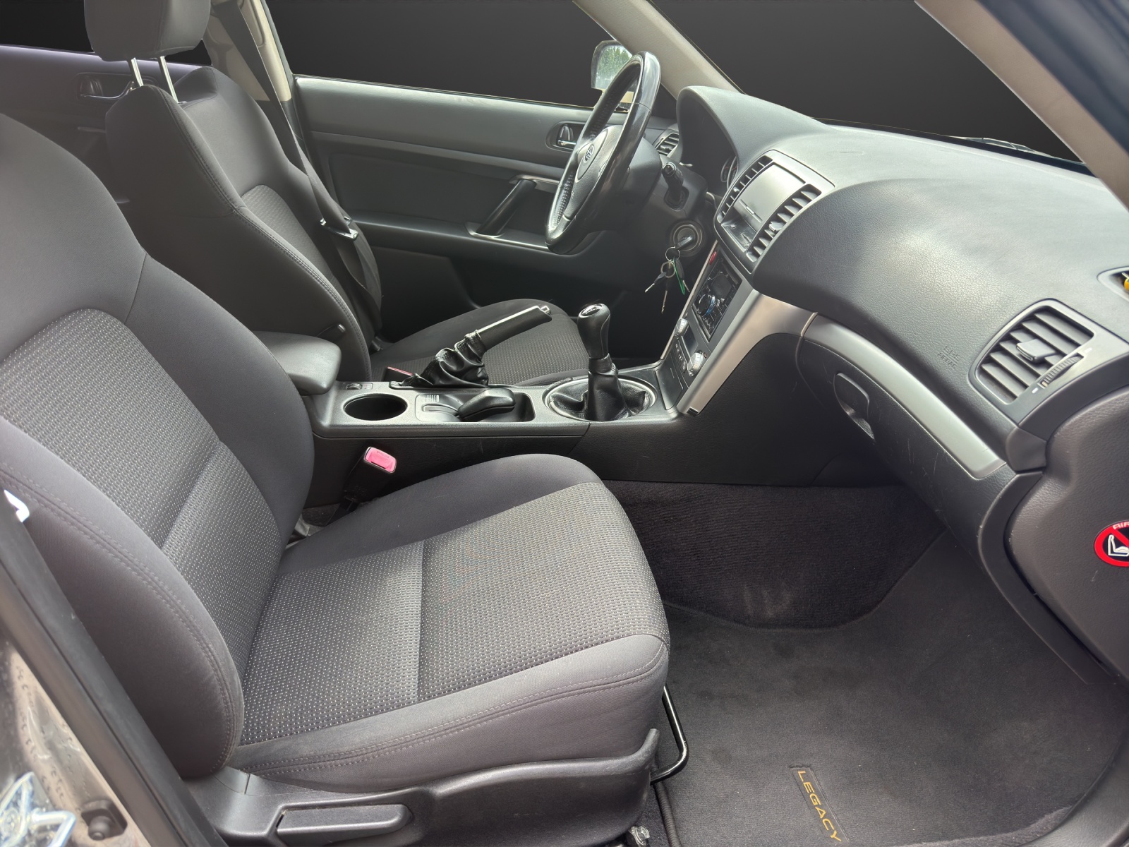 SUBARU Legacy 2.0R AWD Swiss-image-10