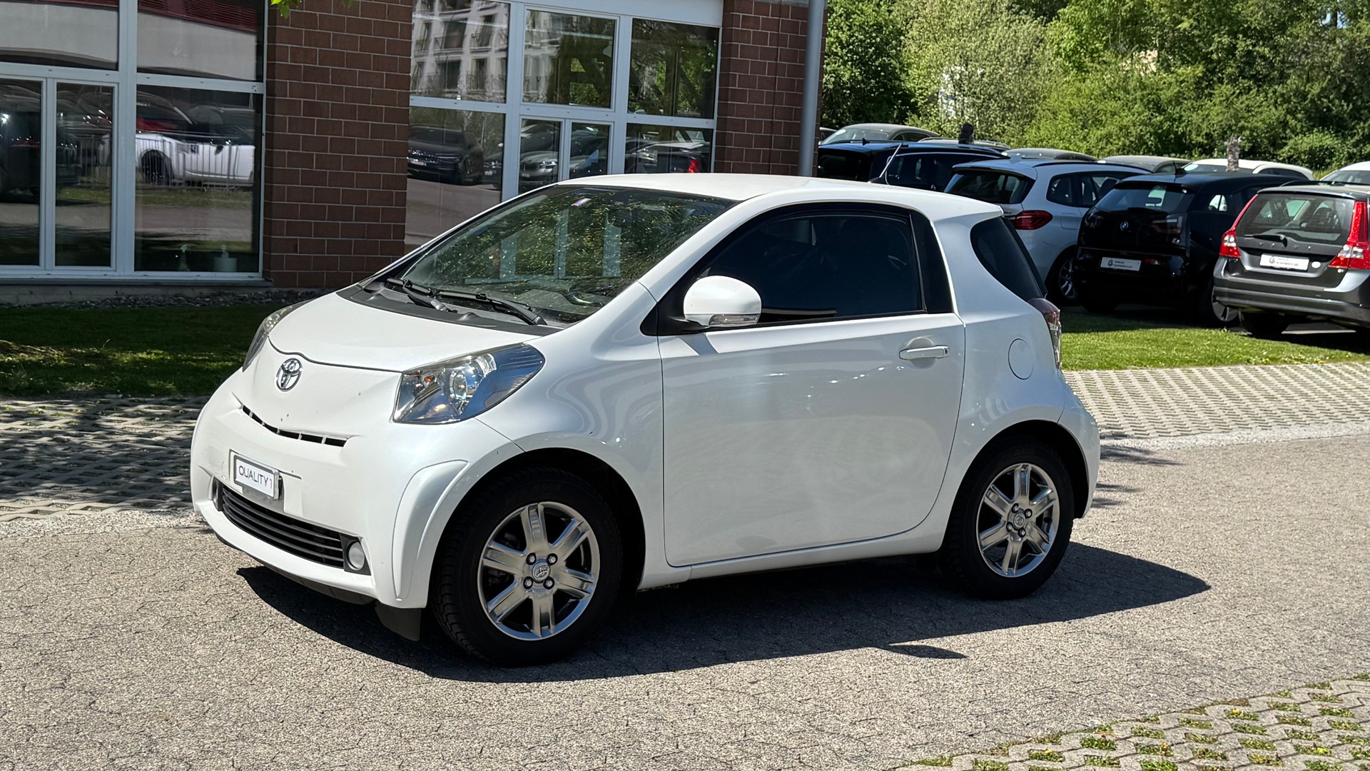 TOYOTA iQ2 1.0 VVT-i