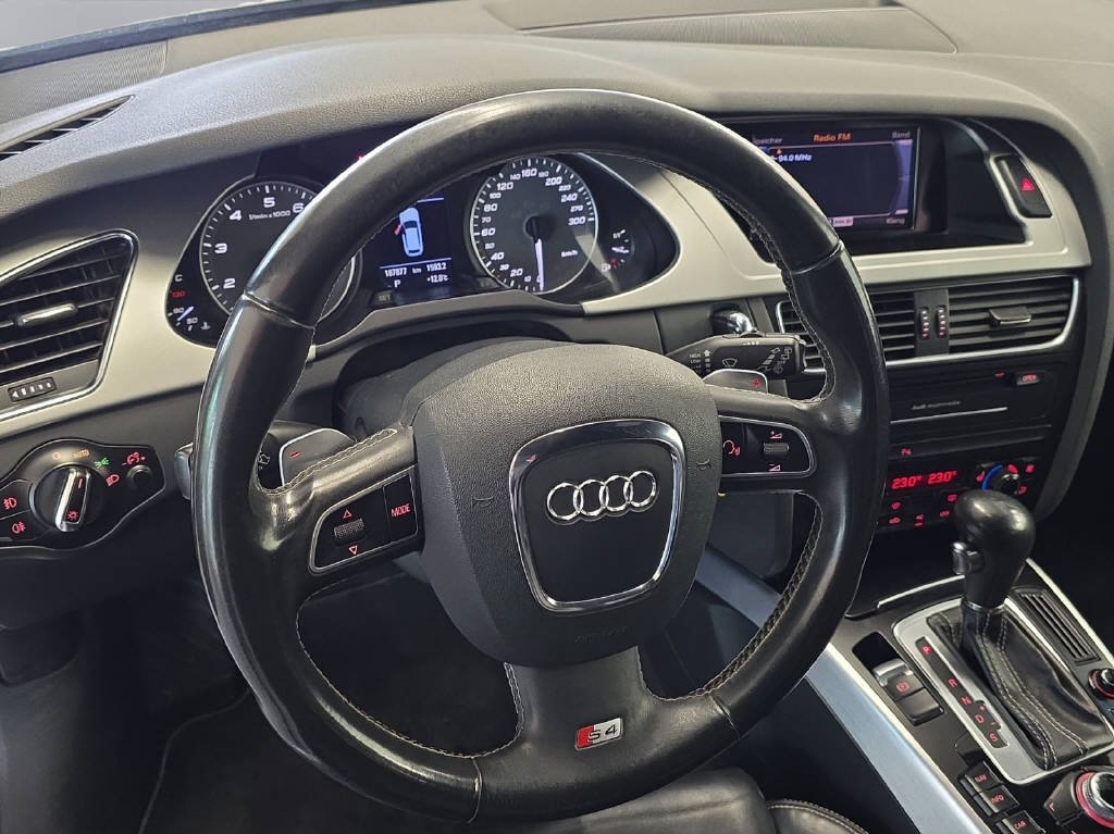 AUDI S4 Avant 3.0 V6 TFSI quattro S-Tronic-image-11