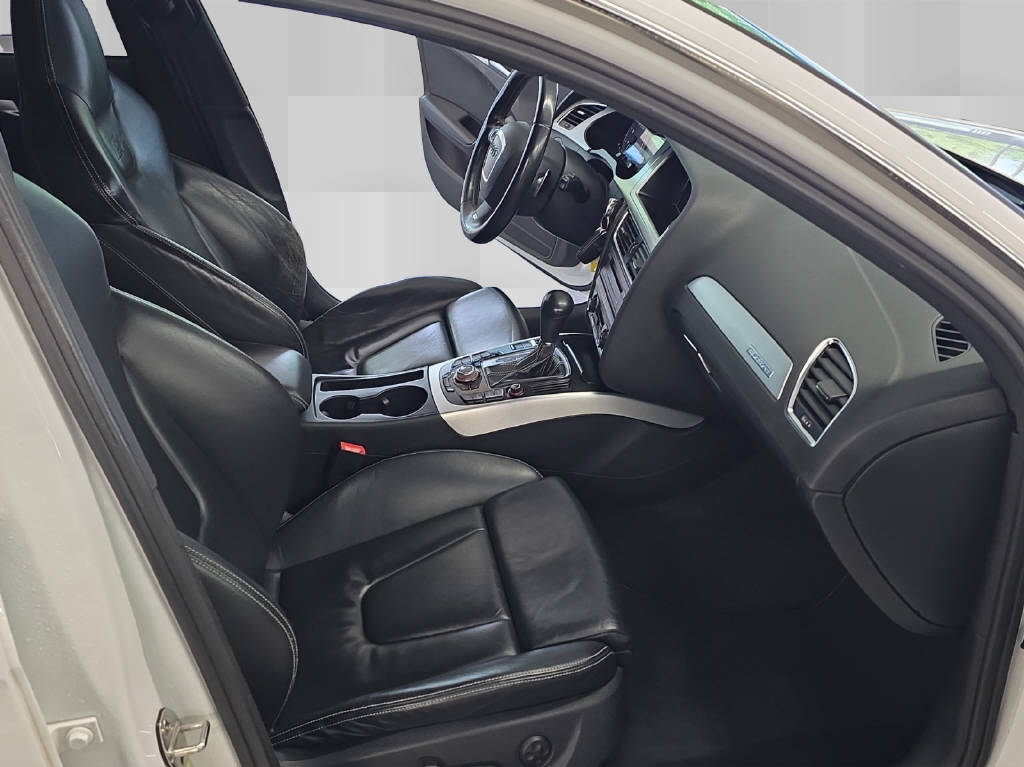 AUDI S4 Avant 3.0 V6 TFSI quattro S-Tronic-image-14