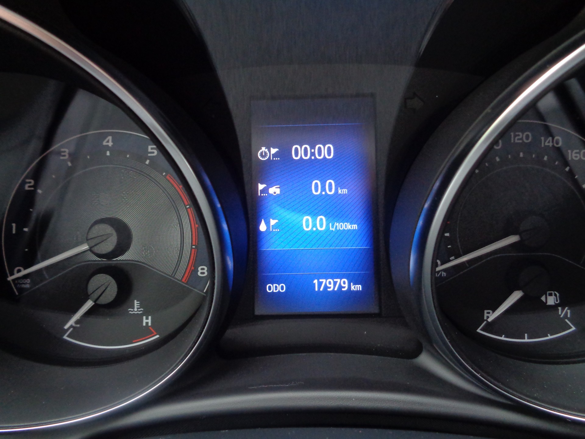 TOYOTA Auris 1.2 Turbo Trend CVT-image-11
