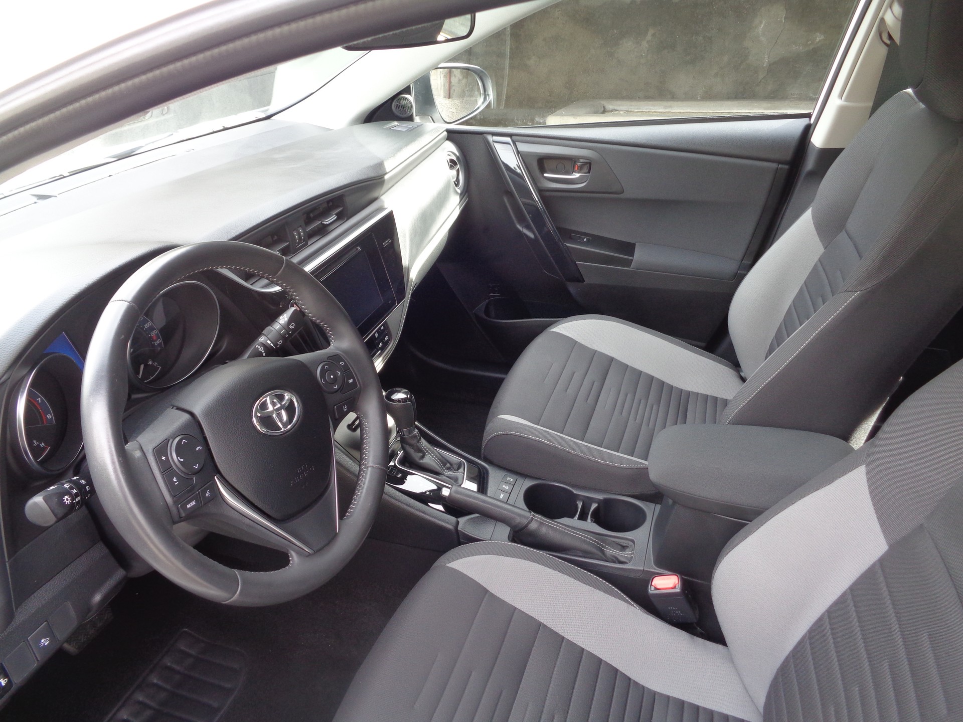 TOYOTA Auris 1.2 Turbo Trend CVT-image-5