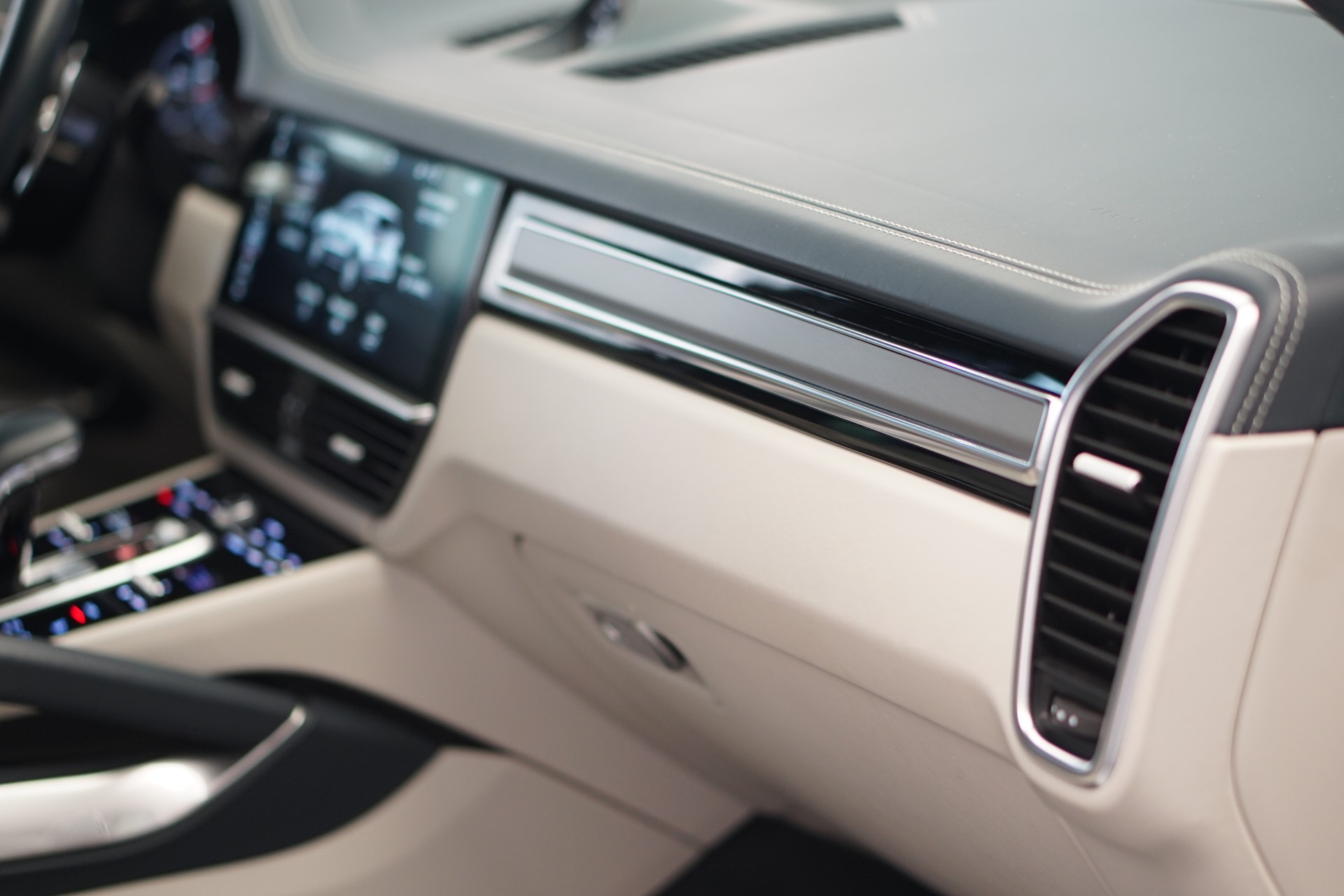 PORSCHE Cayenne Turbo *CH-Fahrzeug*-image-38