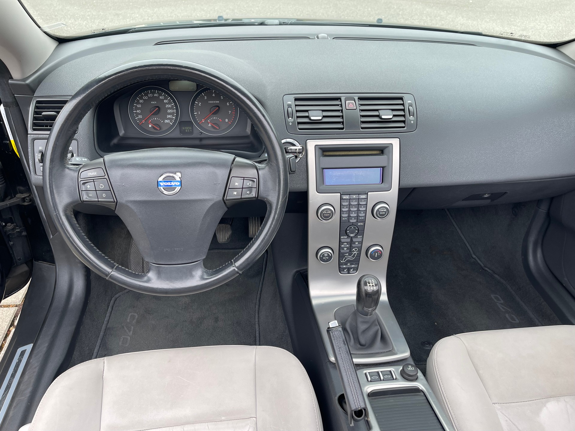 VOLVO C70 2.4 Momentum-image-10