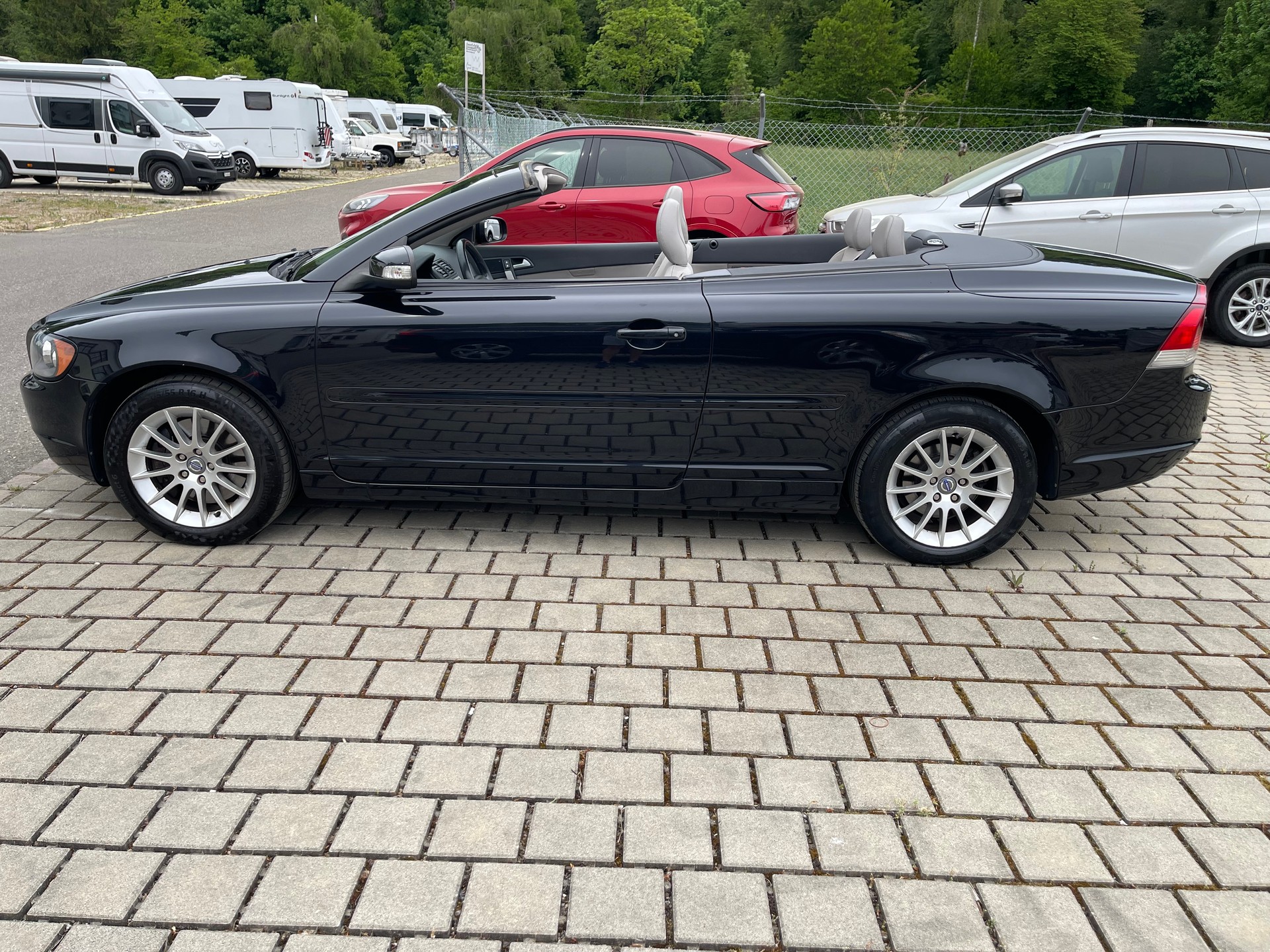 VOLVO C70 2.4 Momentum-image-1
