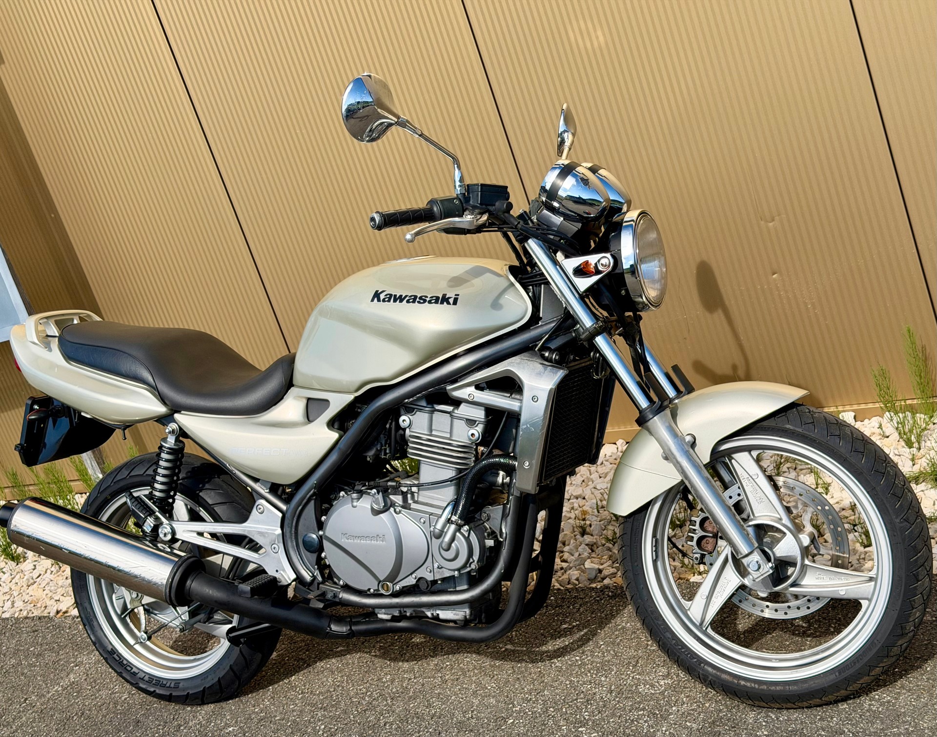 KAWASAKI ER-5 (25kW)-showroom-element-2
