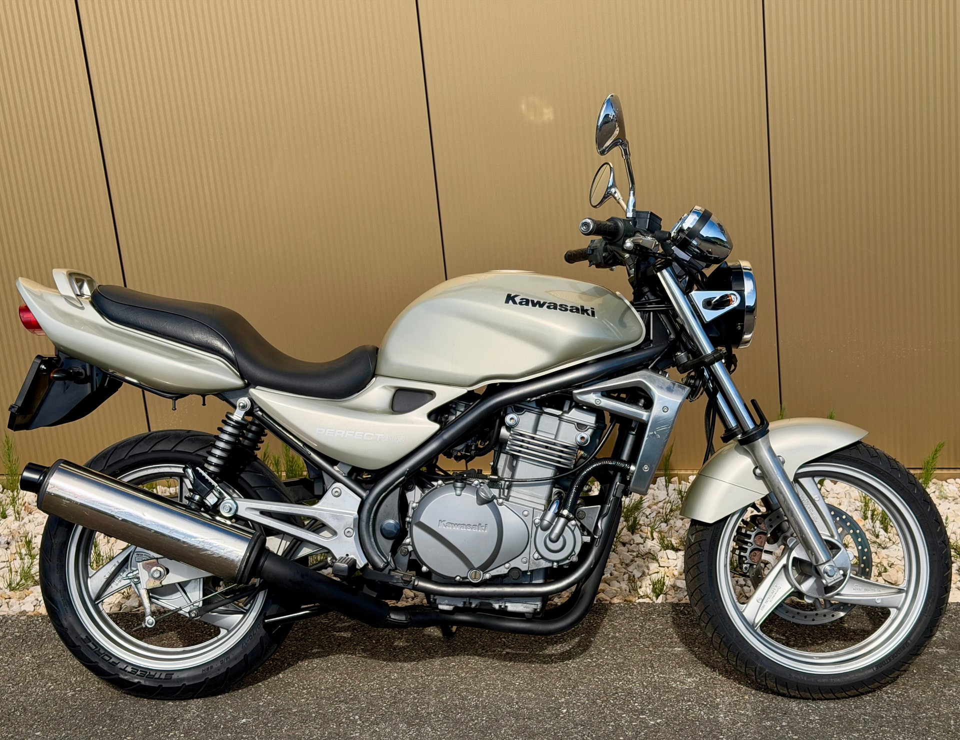 KAWASAKI ER-5 (25kW)-showroom-element-3