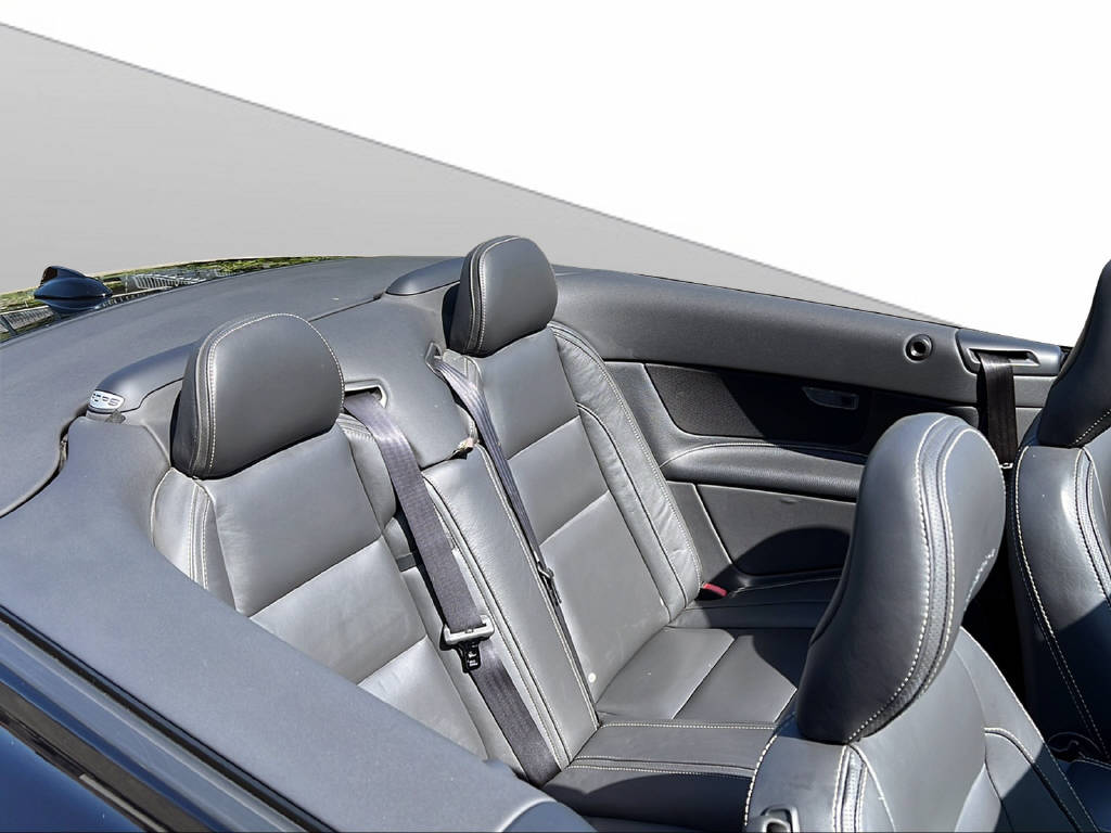 VOLVO C70 Cabriolet 2.0 D3 Inscription-image-18