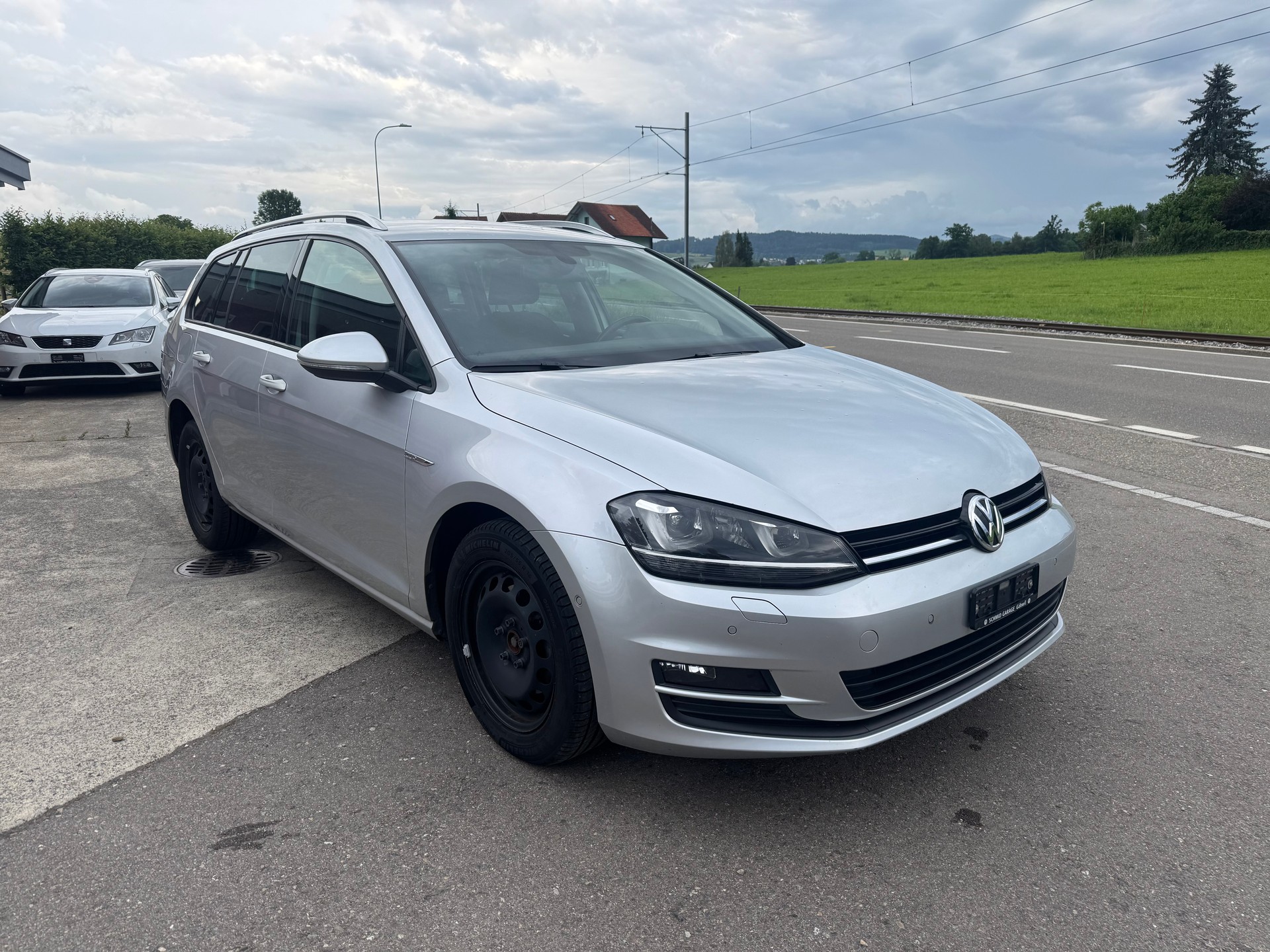 VW Golf Variant 2.0 TDI Cup 4Motion-image-1