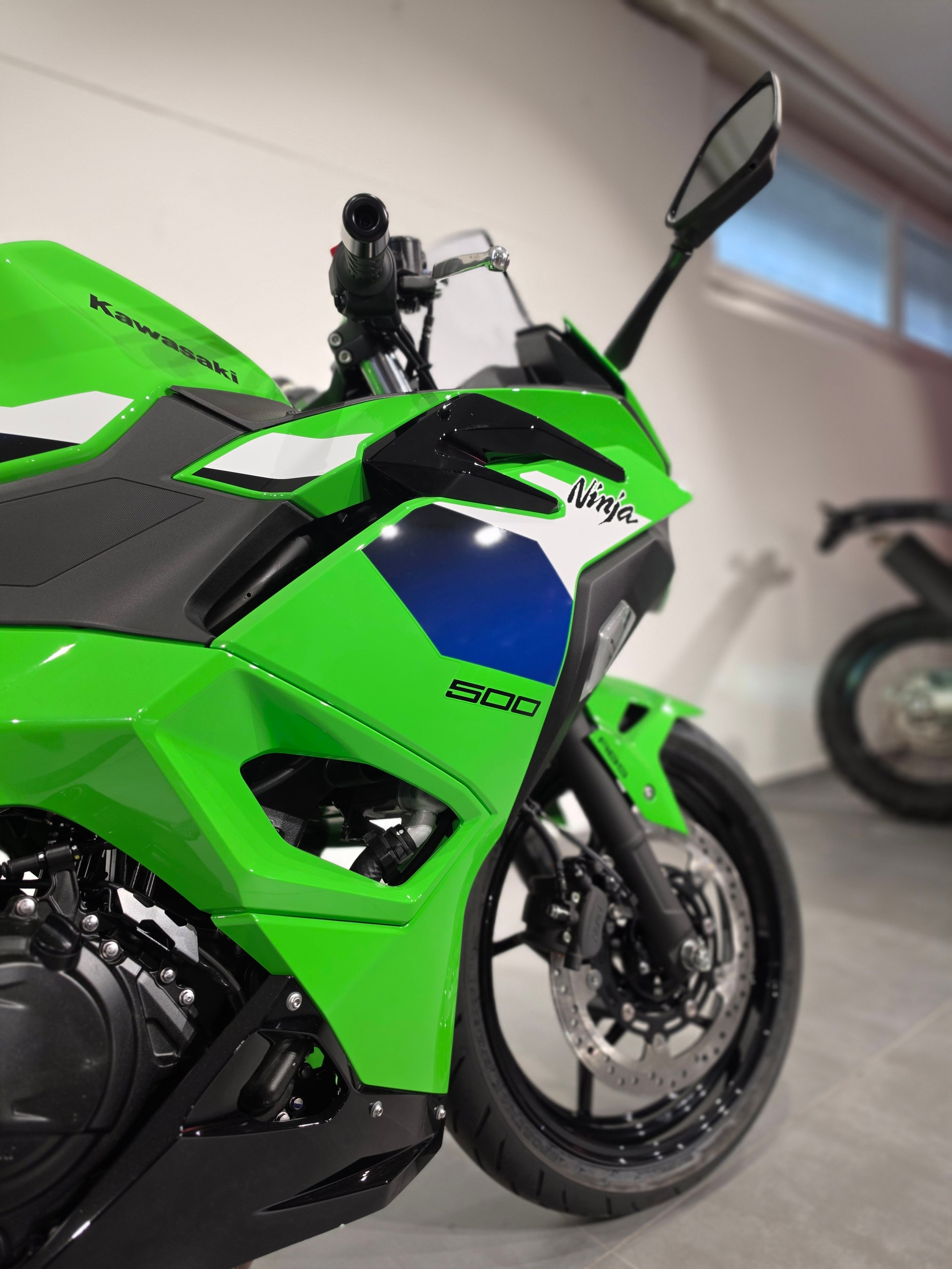 KAWASAKI Ninja 500-showroom-element-2
